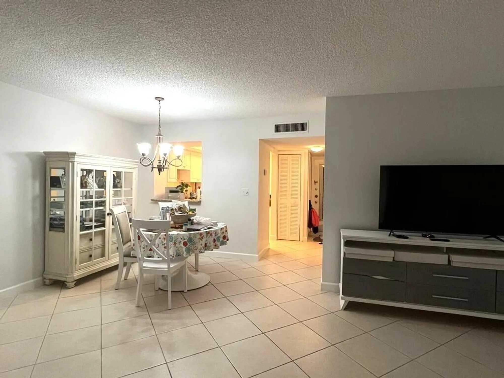 Property Slideshow image 8 of 12 | 9826 marina blvd apt 1015, Boca Raton, FL, 33428