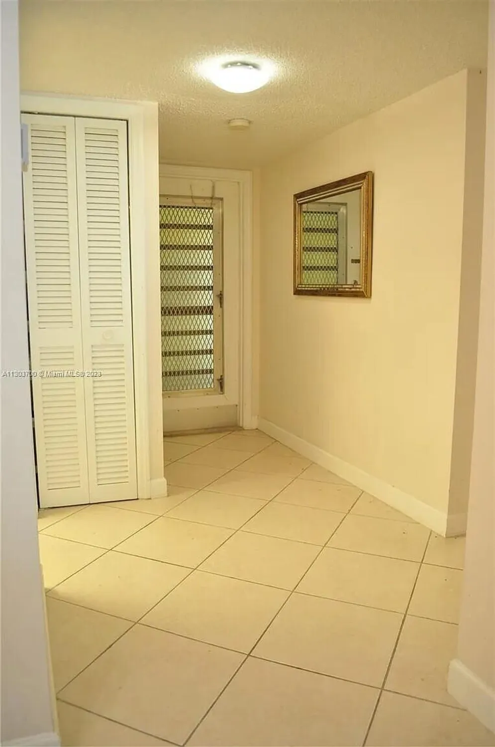 Property Slideshow image 10 of 12 | 9826 marina blvd apt 1015, Boca Raton, FL, 33428