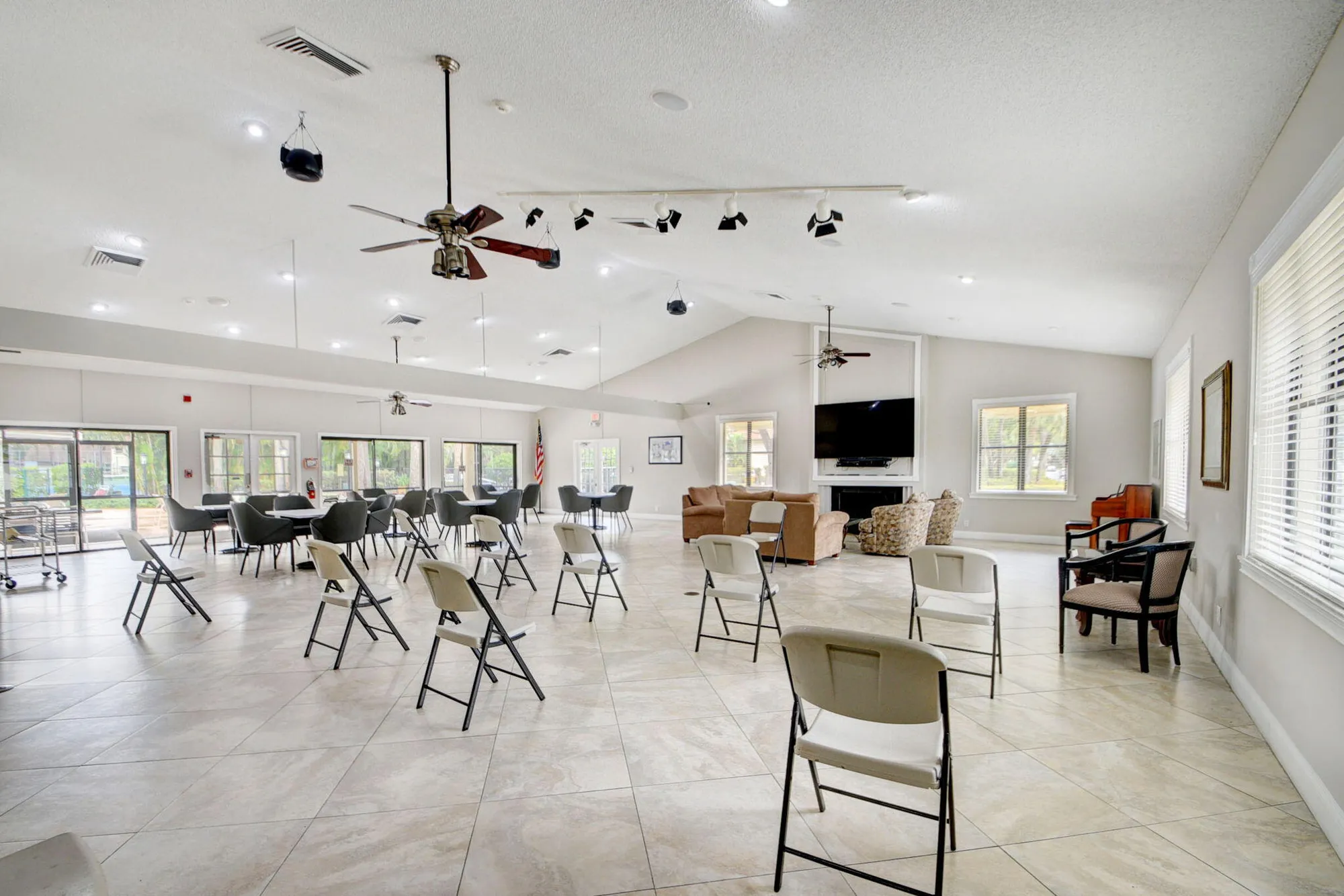 Property Slideshow image 65 of 75 | 3066 lucerne park dr, Greenacres, FL, 33467