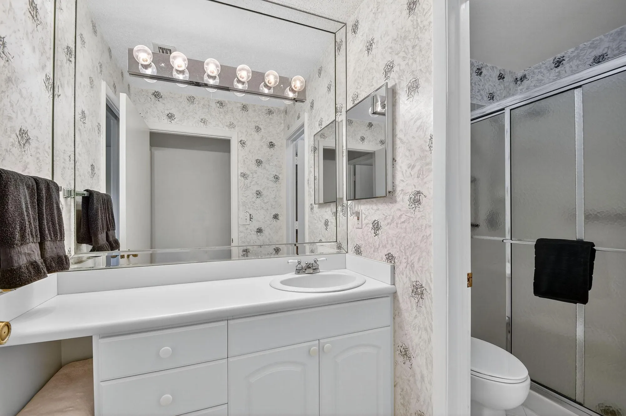 Property Slideshow image 29 of 75 | 3066 lucerne park dr, Greenacres, FL, 33467