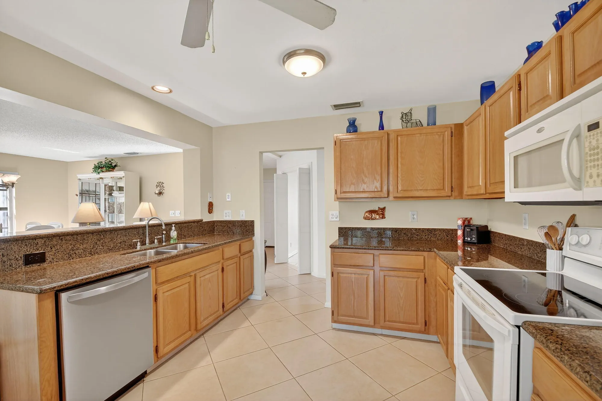 Property Slideshow image 13 of 75 | 3066 lucerne park dr, Greenacres, FL, 33467
