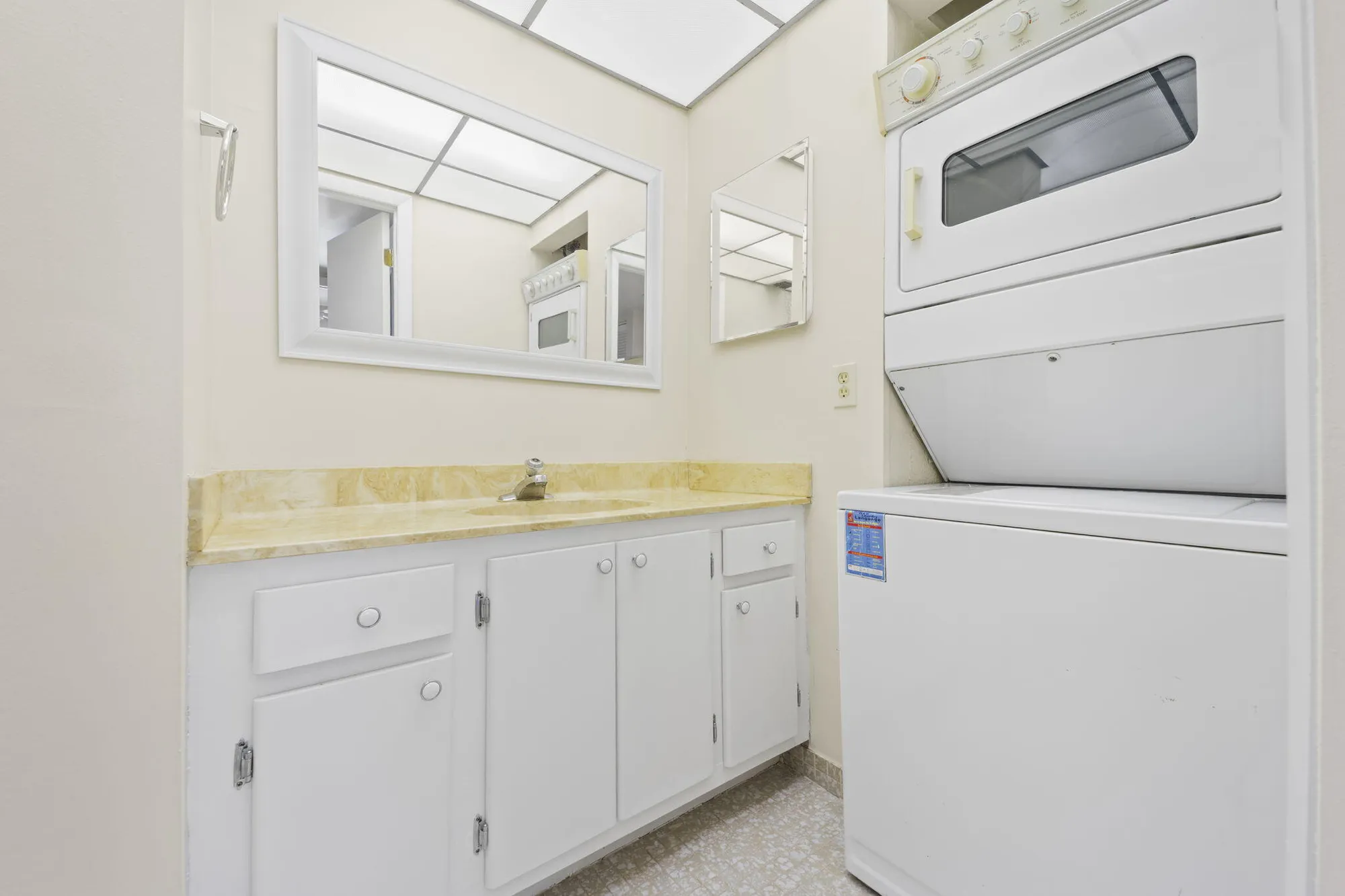 Property Slideshow image 22 of 47 | 197 capri e unit e, Delray Beach, FL, 33484