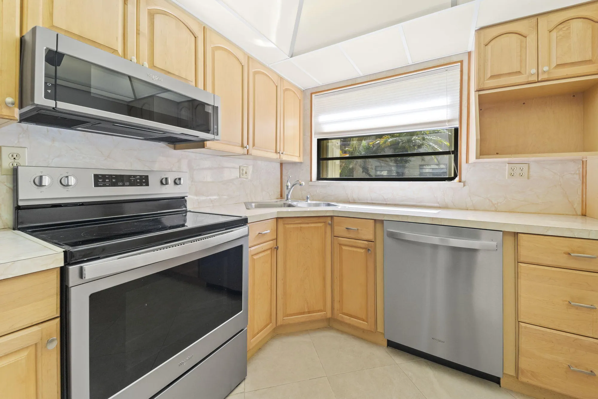 Property Slideshow image 11 of 47 | 197 capri e unit e, Delray Beach, FL, 33484