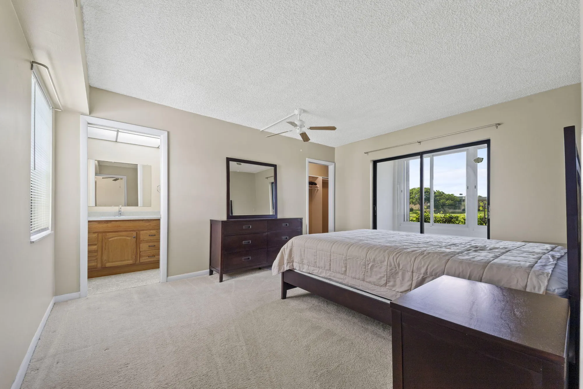 Property Slideshow image 13 of 47 | 197 capri e unit e, Delray Beach, FL, 33484