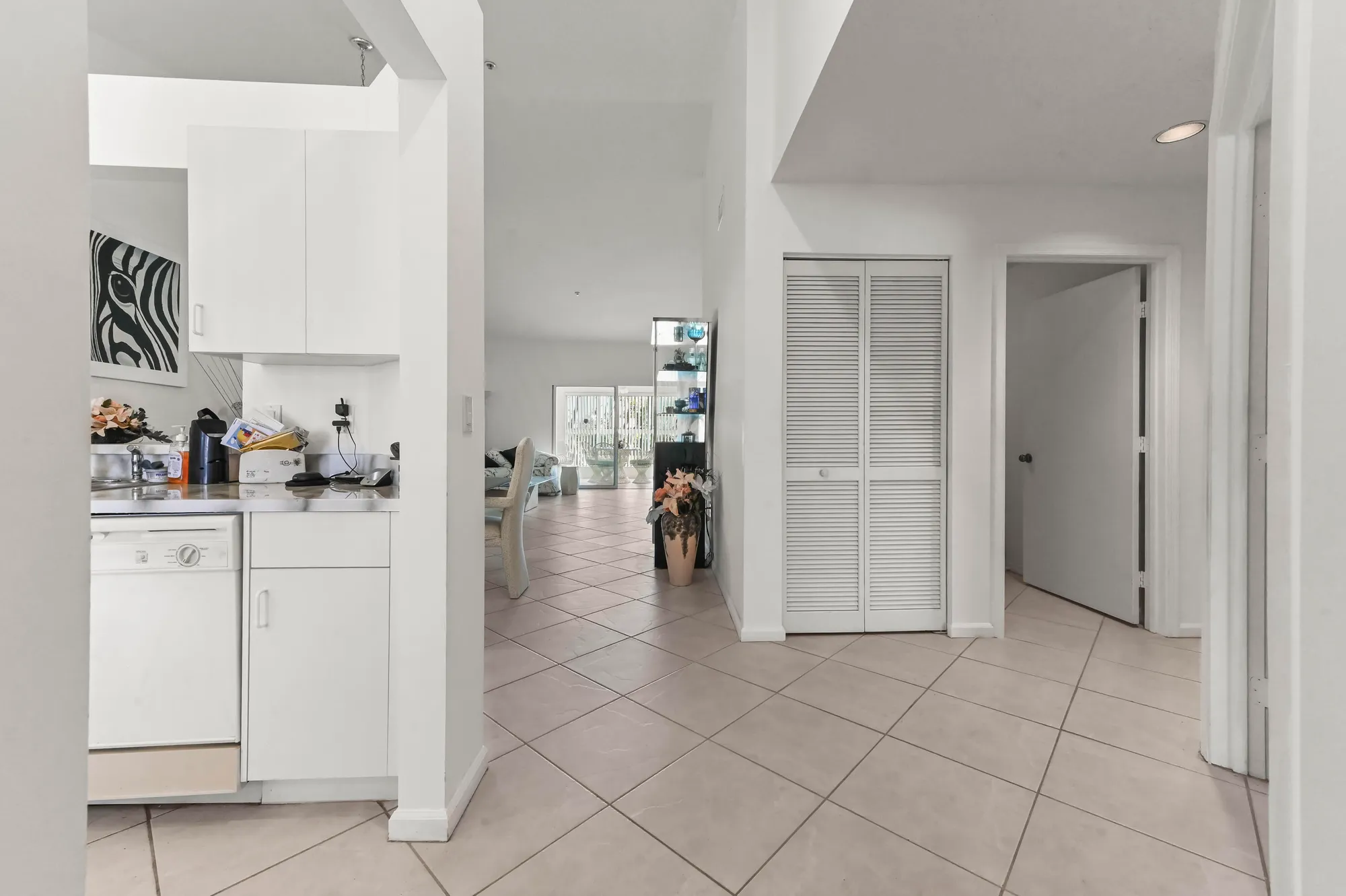 Property Slideshow image 2 of 49 | 5952 regal glen dr 207, Boynton Beach, FL, 33437