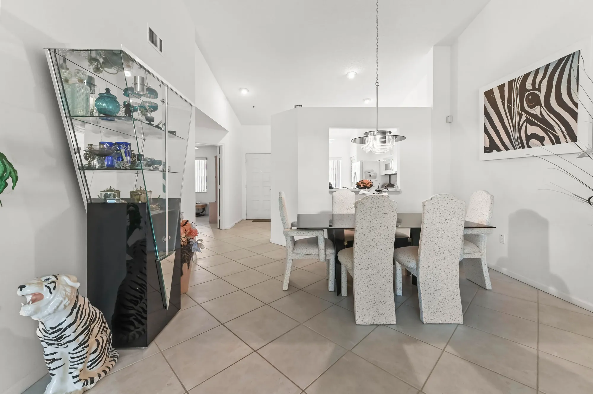 Property Slideshow image 9 of 49 | 5952 regal glen dr 207, Boynton Beach, FL, 33437