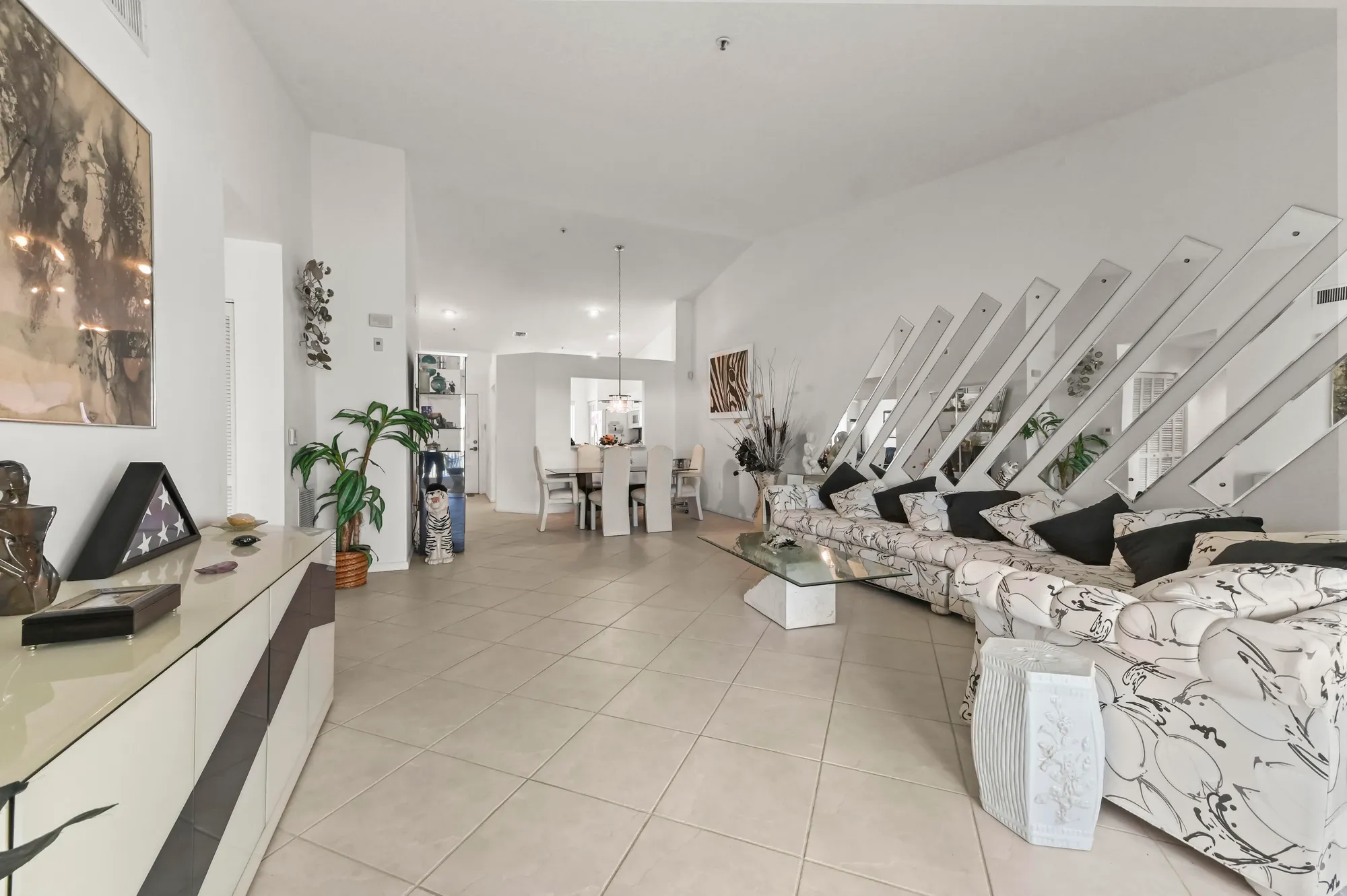 Property Slideshow image 12 of 49 | 5952 regal glen dr 207, Boynton Beach, FL, 33437
