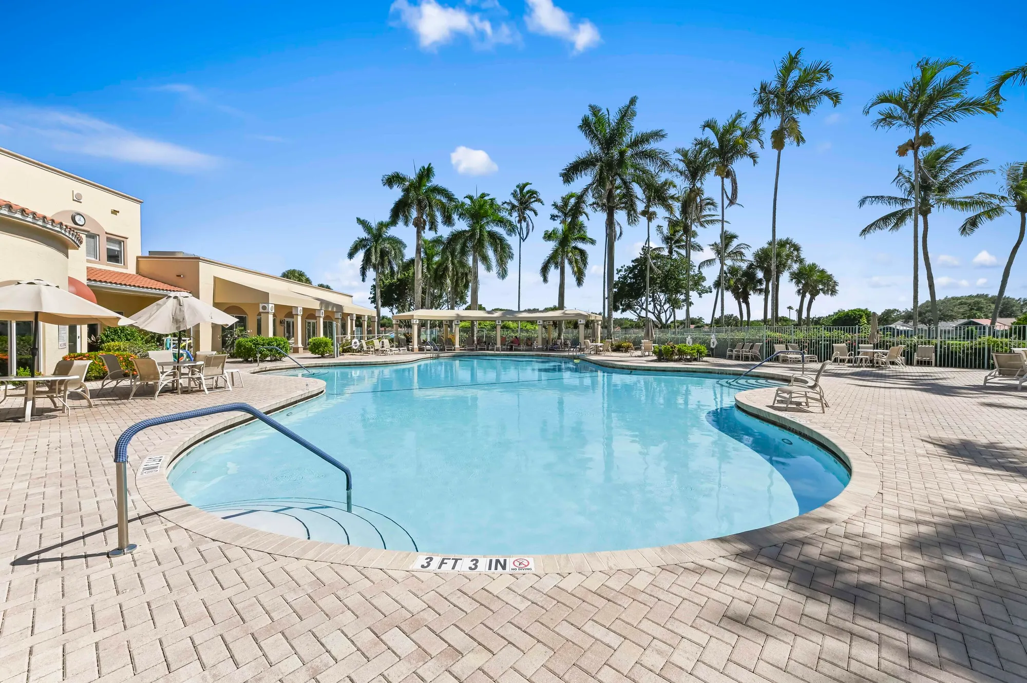 Property Slideshow image 28 of 49 | 5952 regal glen dr 207, Boynton Beach, FL, 33437