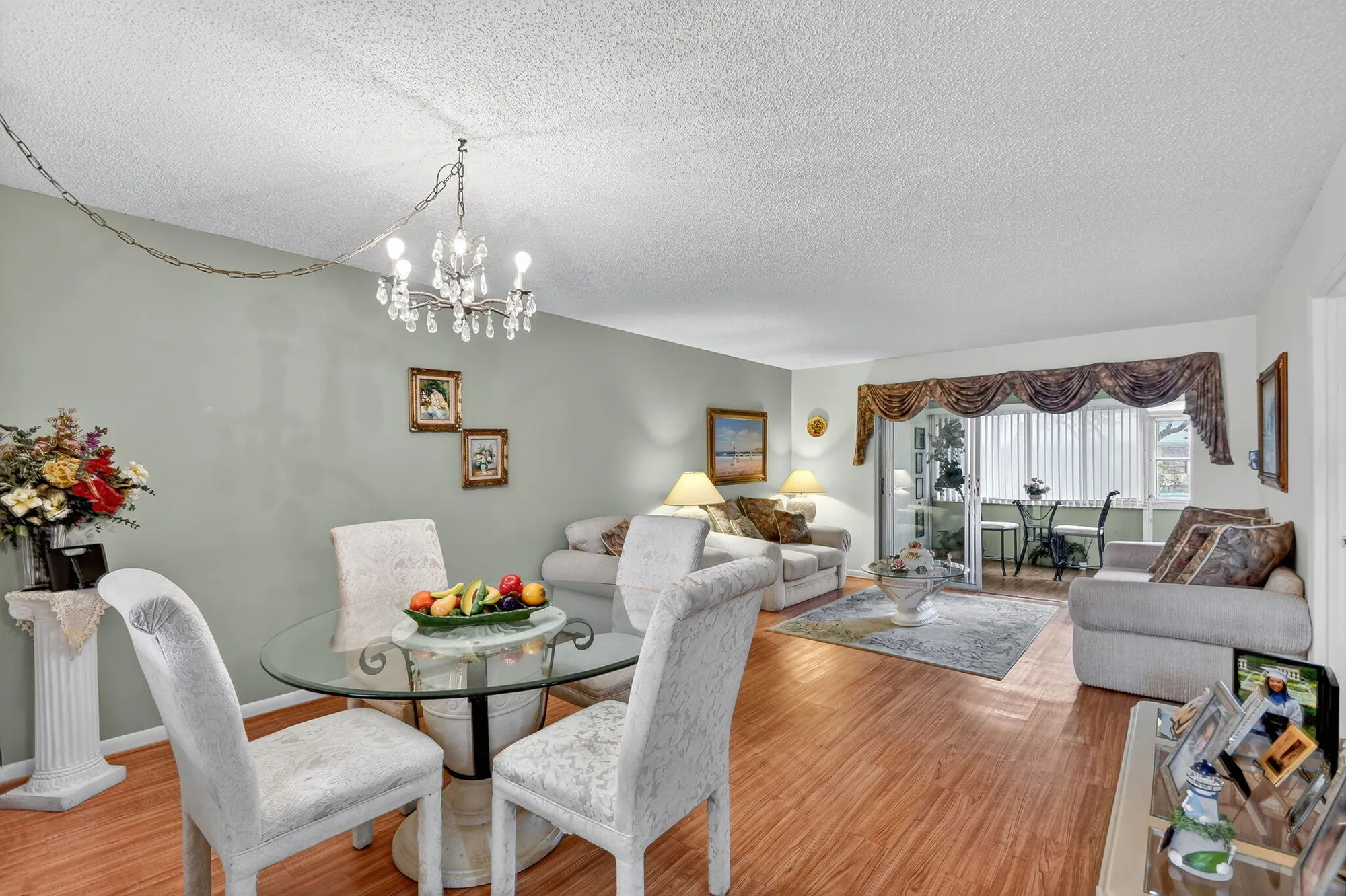 Property Slideshow image 11 of 26 | 522 franconia cir a, Lake Worth, FL, 33467
