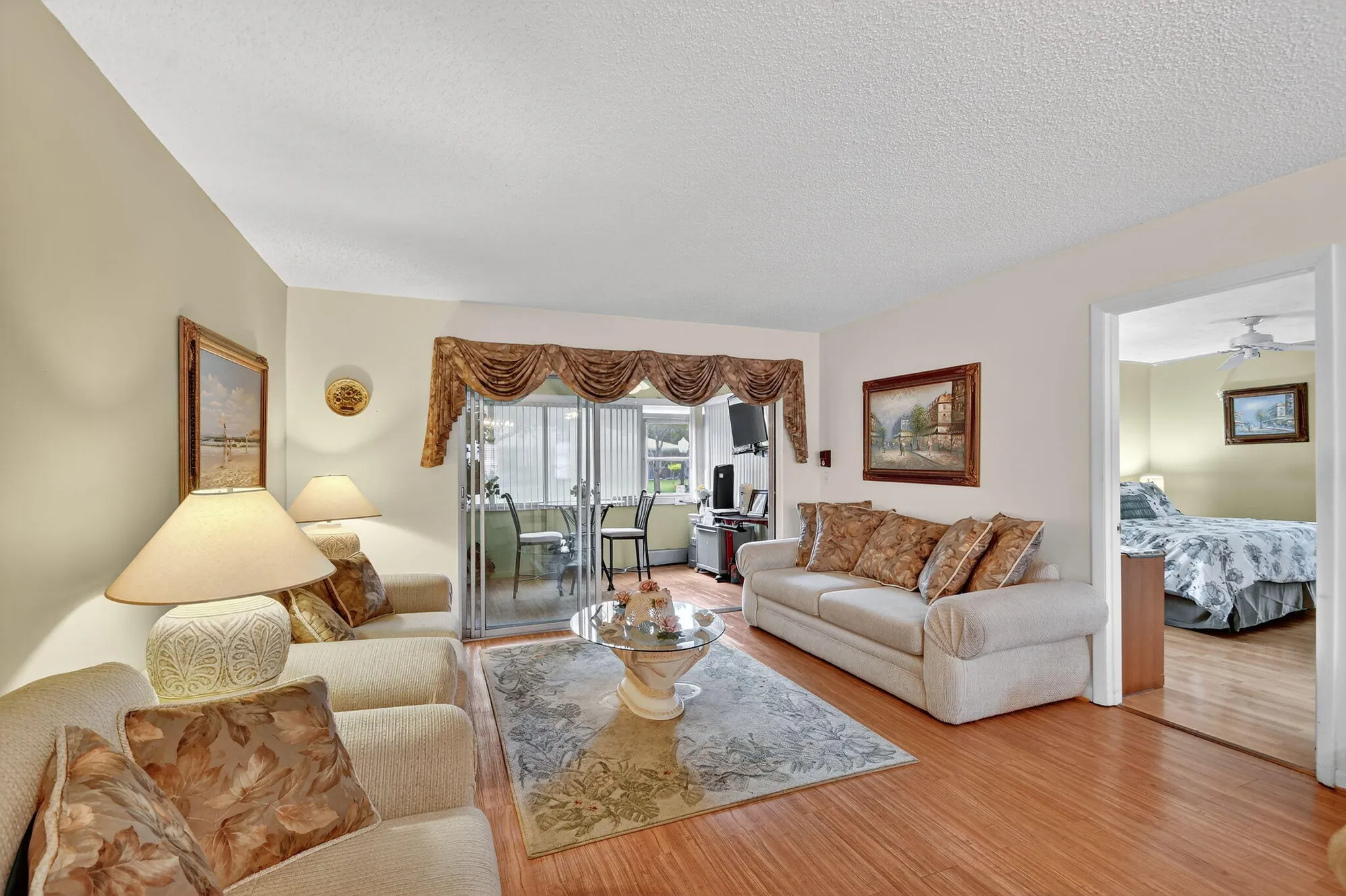 Property Slideshow image 13 of 26 | 522 franconia cir a, Lake Worth, FL, 33467