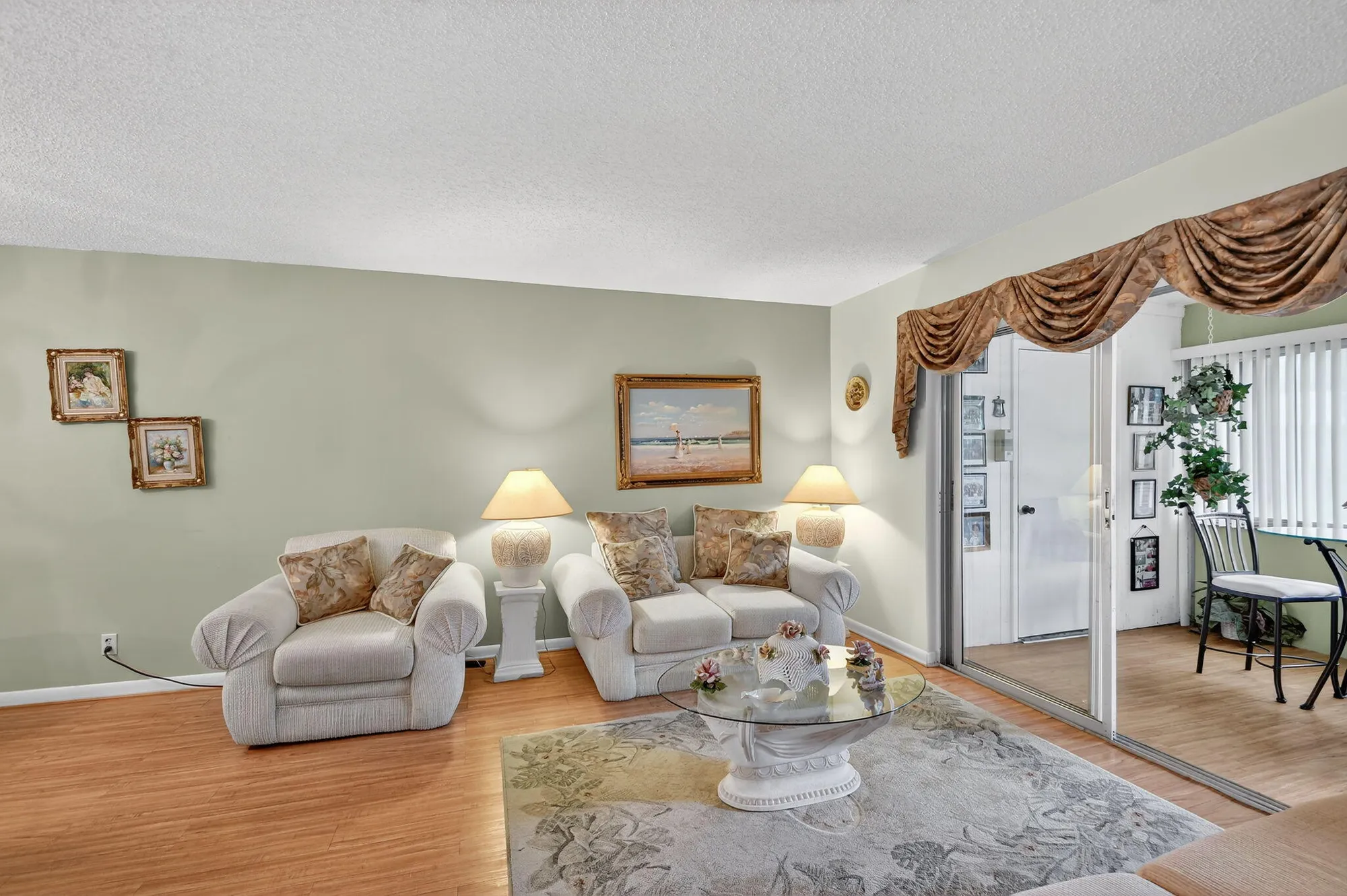 Property Slideshow image 15 of 26 | 522 franconia cir a, Lake Worth, FL, 33467