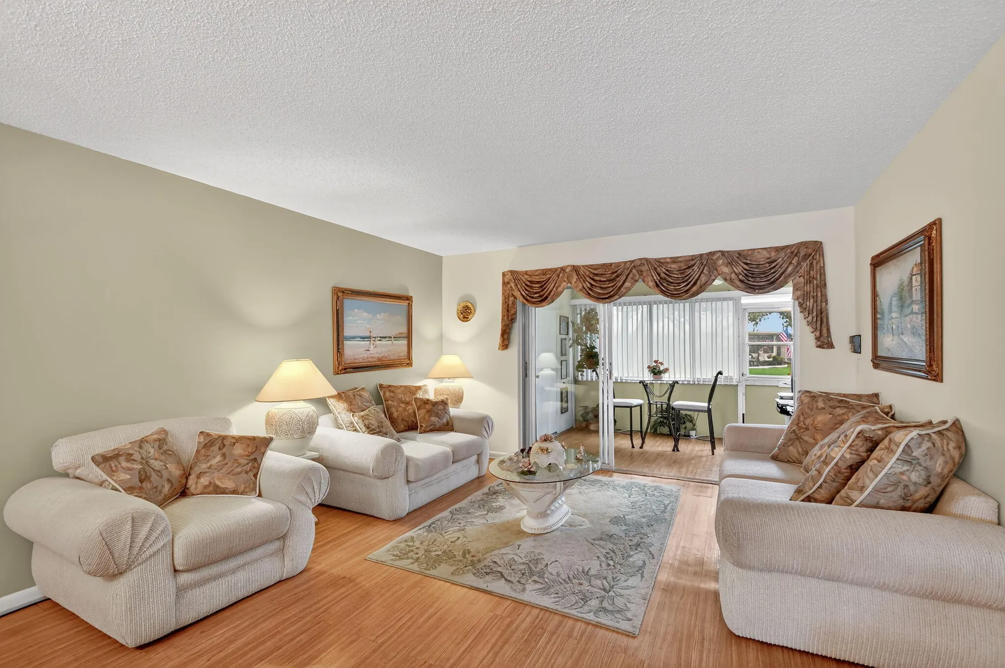 Property Slideshow image 14 of 26 | 522 franconia cir a, Lake Worth, FL, 33467