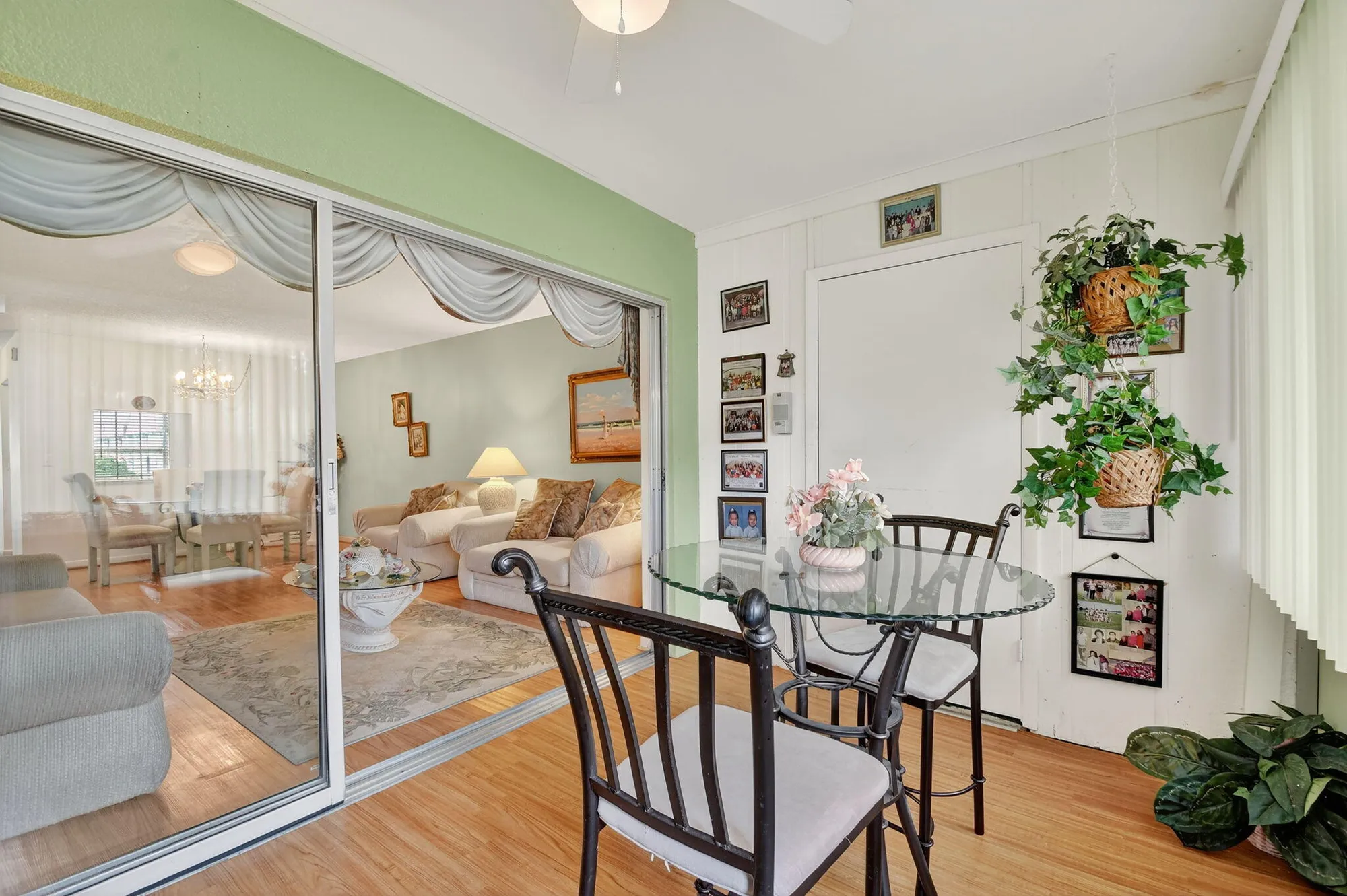 Property Slideshow image 17 of 26 | 522 franconia cir a, Lake Worth, FL, 33467