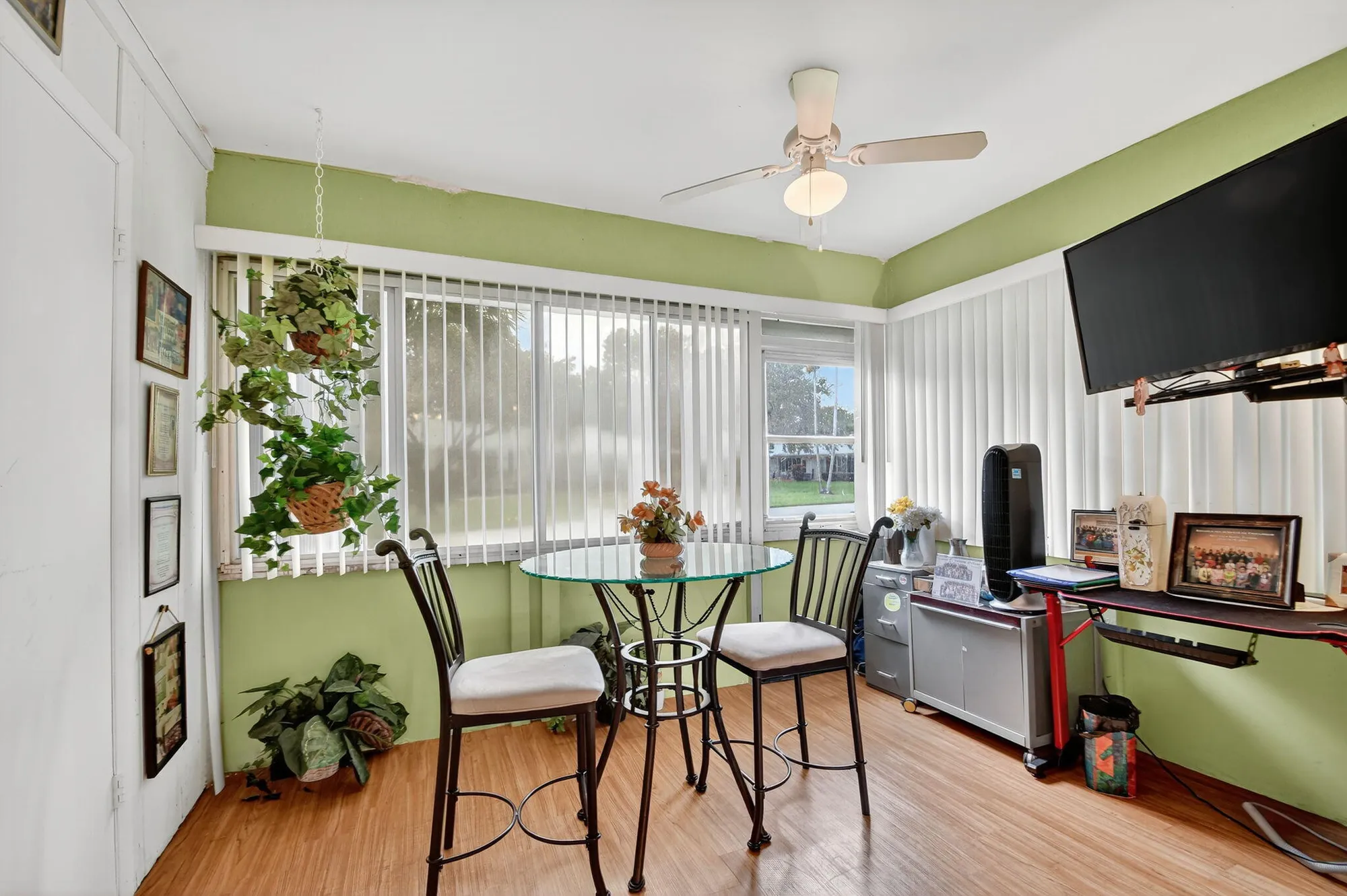 Property Slideshow image 19 of 26 | 522 franconia cir a, Lake Worth, FL, 33467
