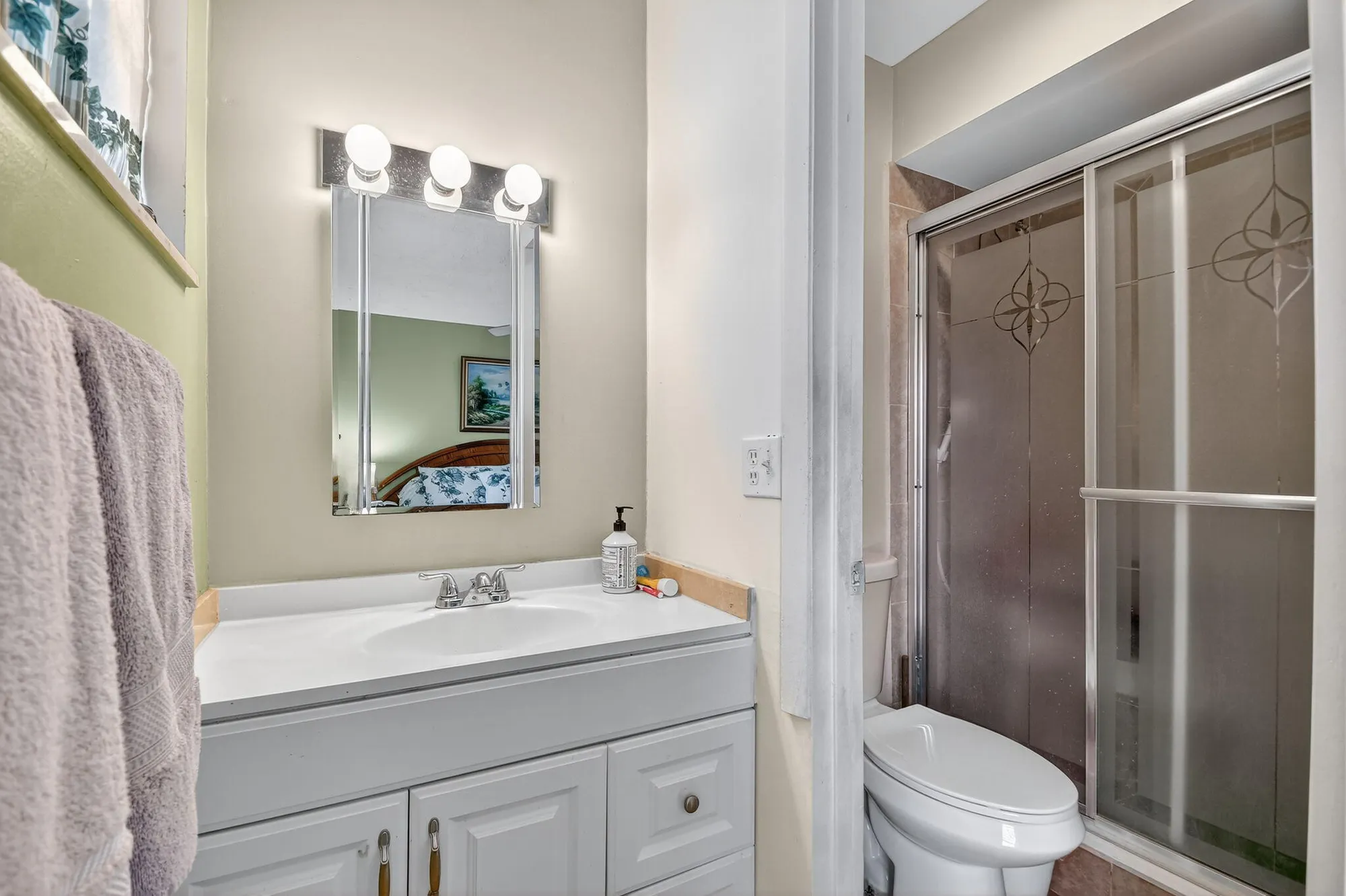 Property Slideshow image 22 of 26 | 522 franconia cir a, Lake Worth, FL, 33467