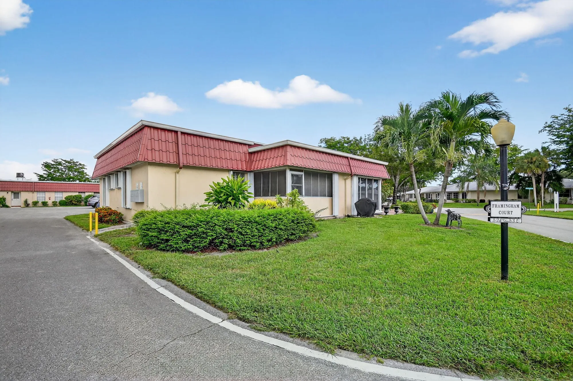 Property Slideshow image 5 of 26 | 522 franconia cir a, Lake Worth, FL, 33467
