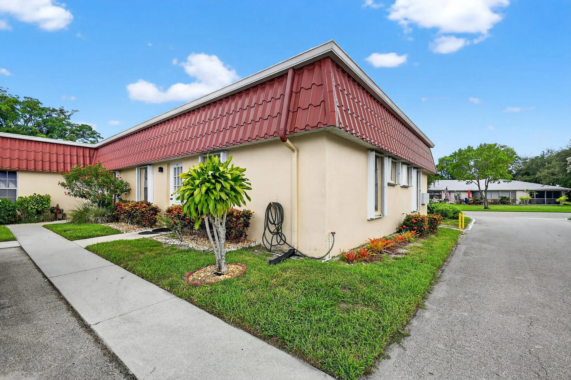 Property Slideshow image 4 of 26 | 522 franconia cir a, Lake Worth, FL, 33467