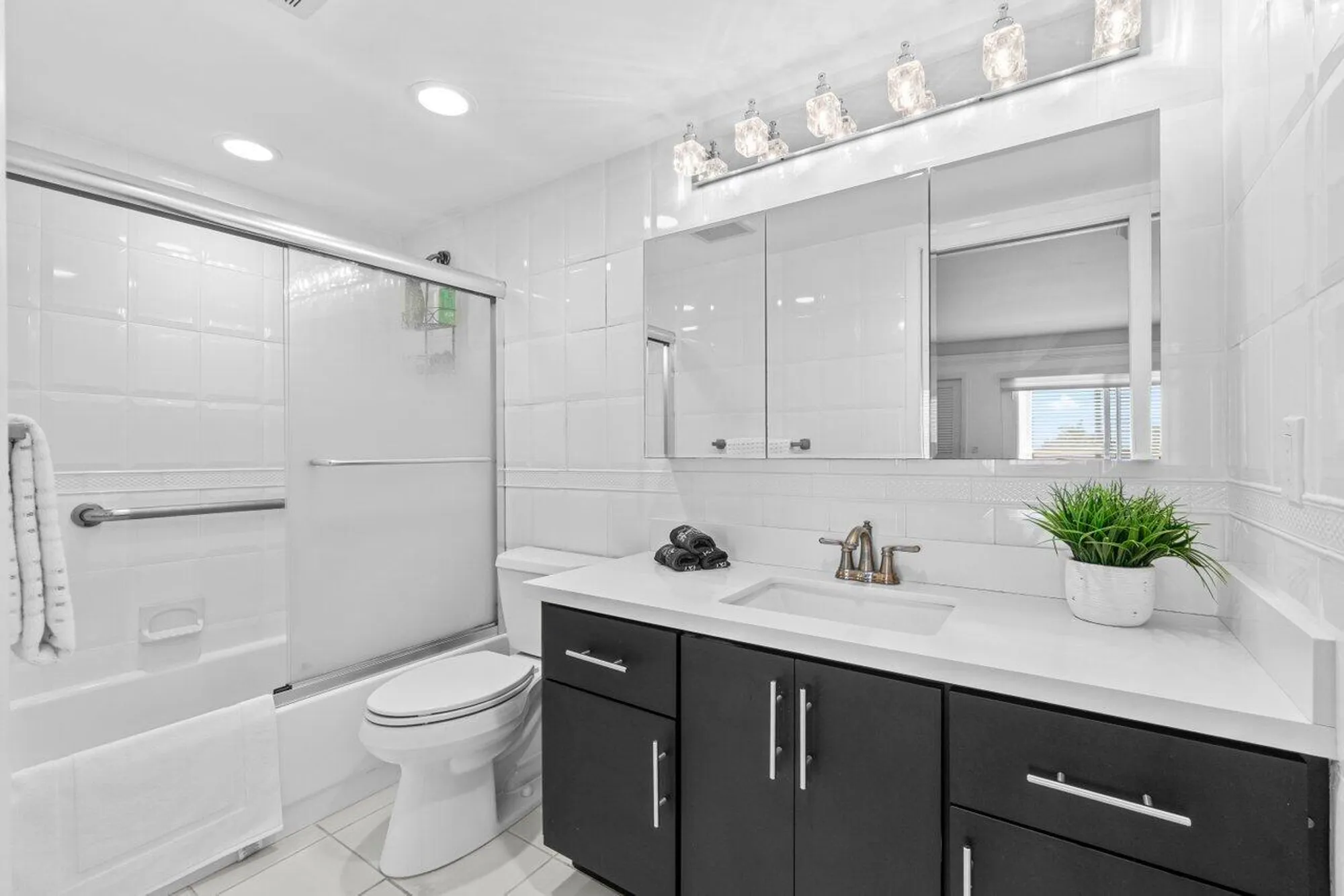 Property Slideshow image 9 of 16 | 4013 yarmouth a, Boca Raton, FL, 33434