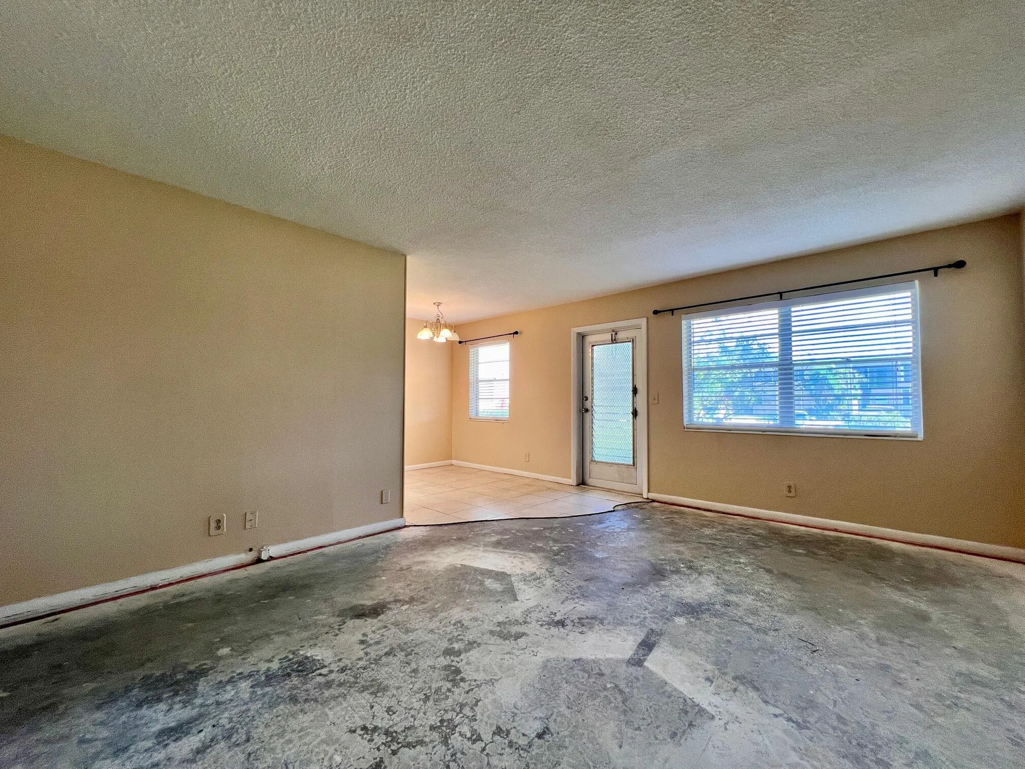 Property Slideshow image 5 of 18 | 240 bedford j, West Palm Beach, FL, 33417