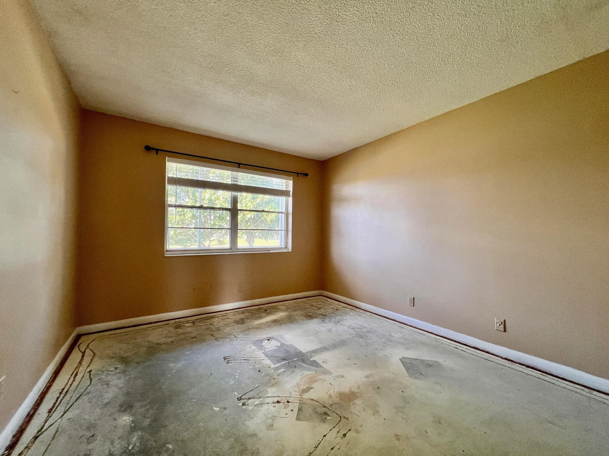 Property Slideshow image 8 of 18 | 240 bedford j, West Palm Beach, FL, 33417