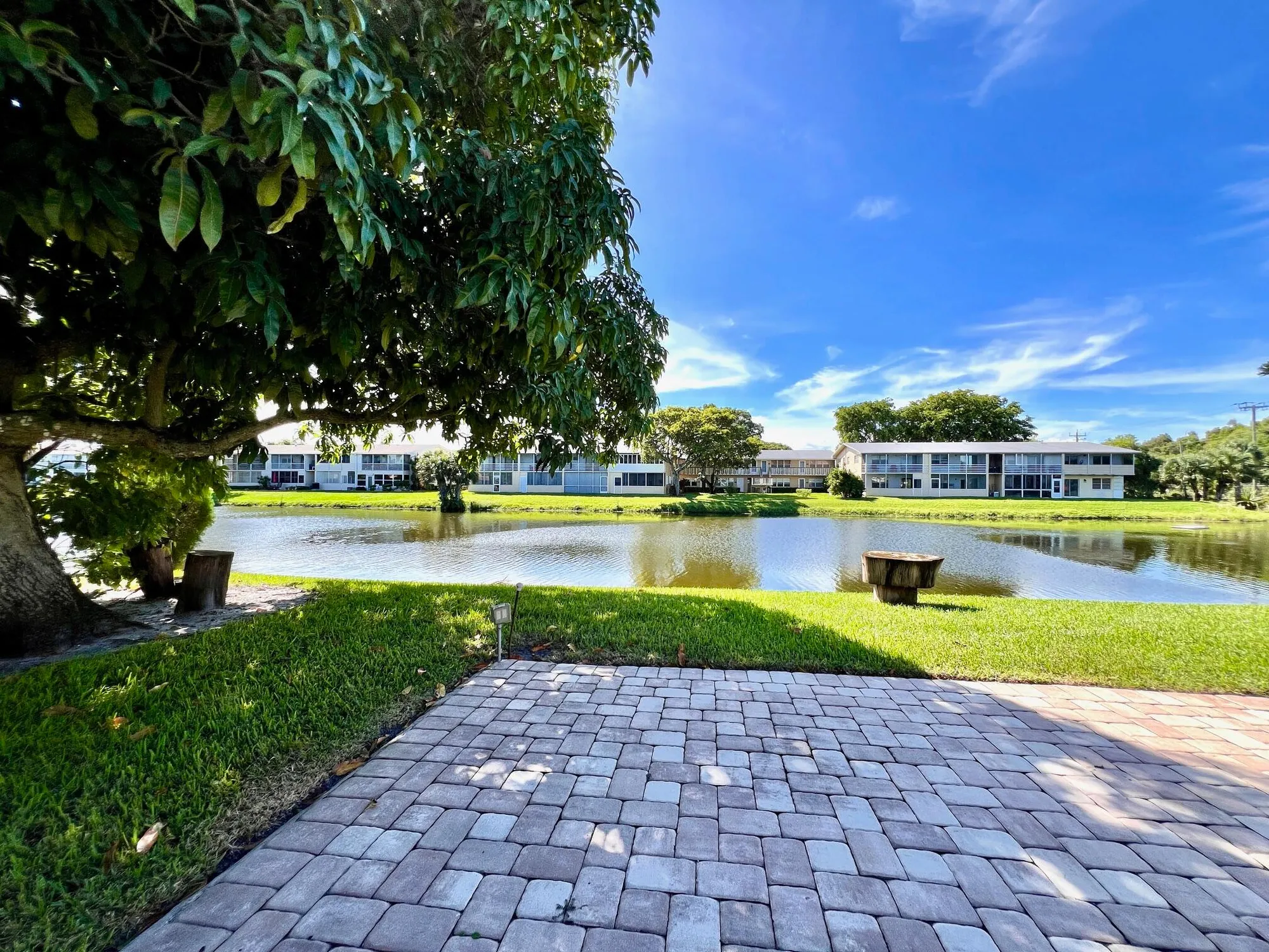 Property Slideshow image 13 of 20 | 76 sheffield d, West Palm Beach, FL, 33417