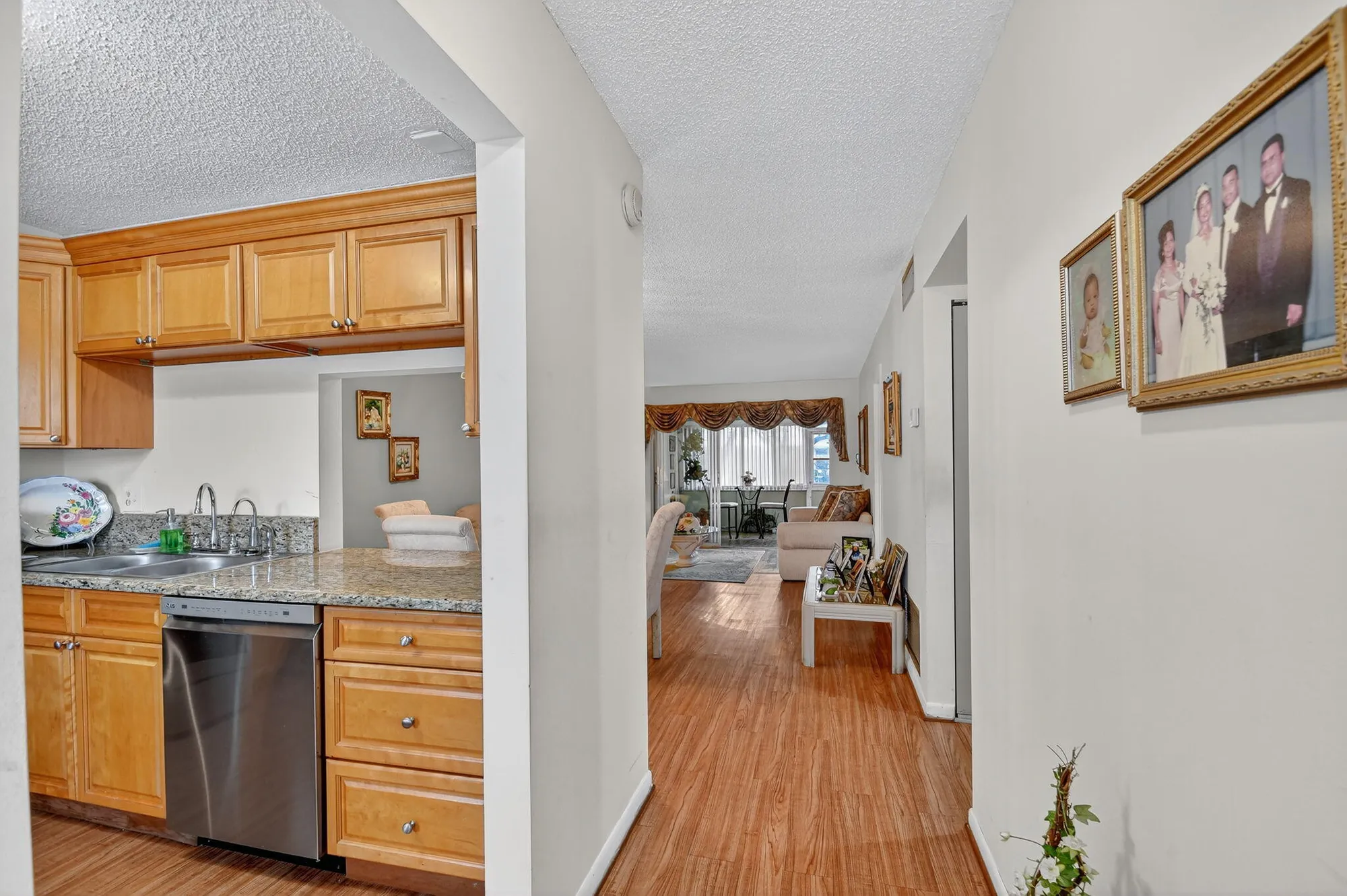 Property Slideshow image 10 of 26 | 522 franconia cir a, Lake Worth, FL, 33467