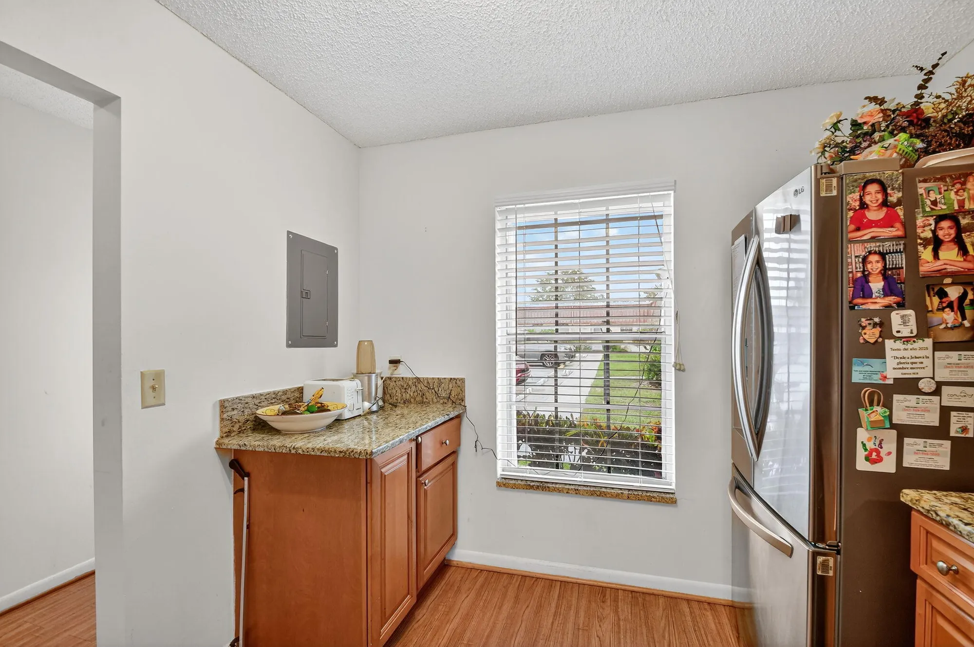 Property Slideshow image 9 of 26 | 522 franconia cir a, Lake Worth, FL, 33467