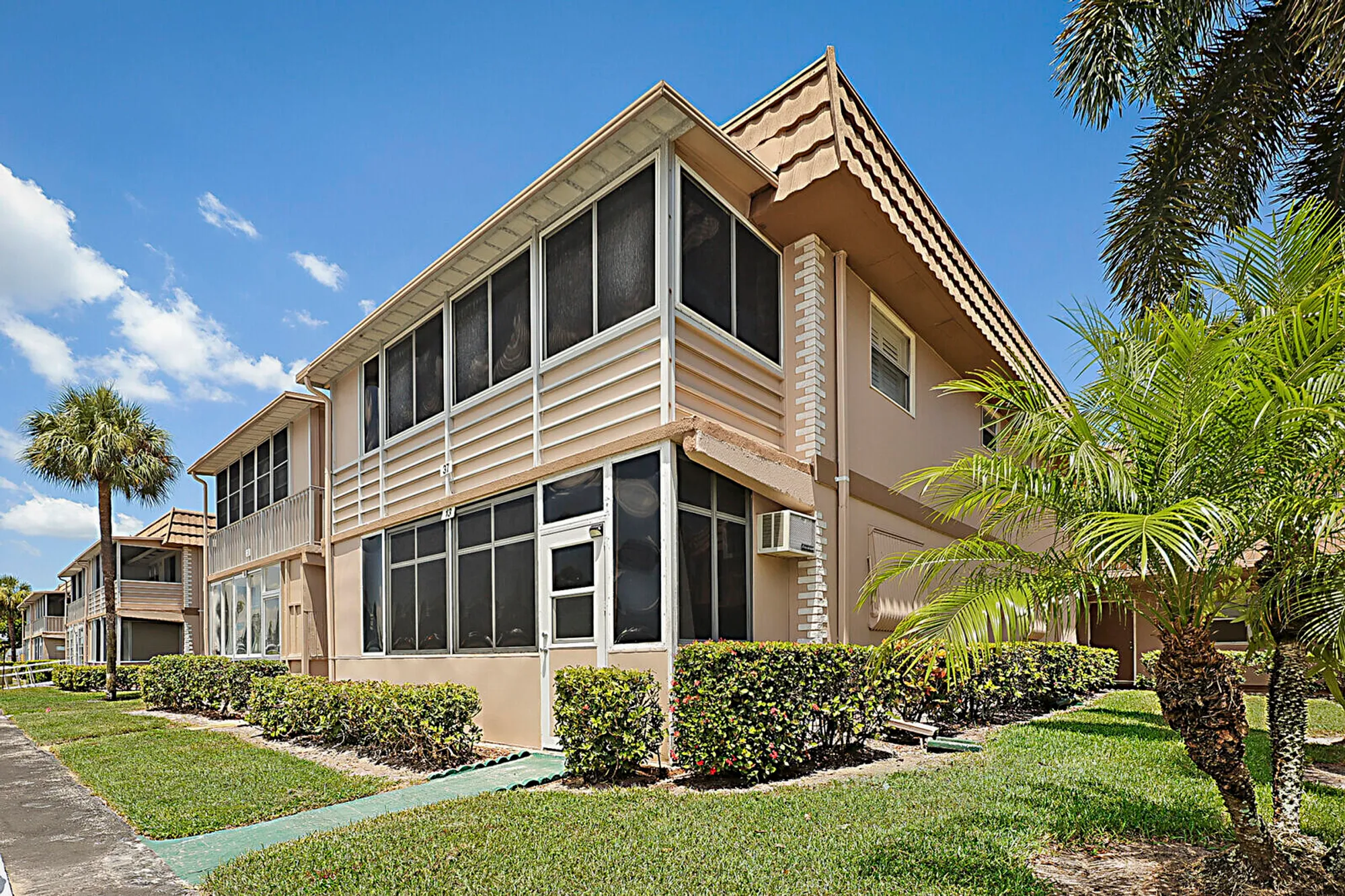 Property Slideshow image 3 of 25 | 37 brittany a, Delray Beach, FL, 33446