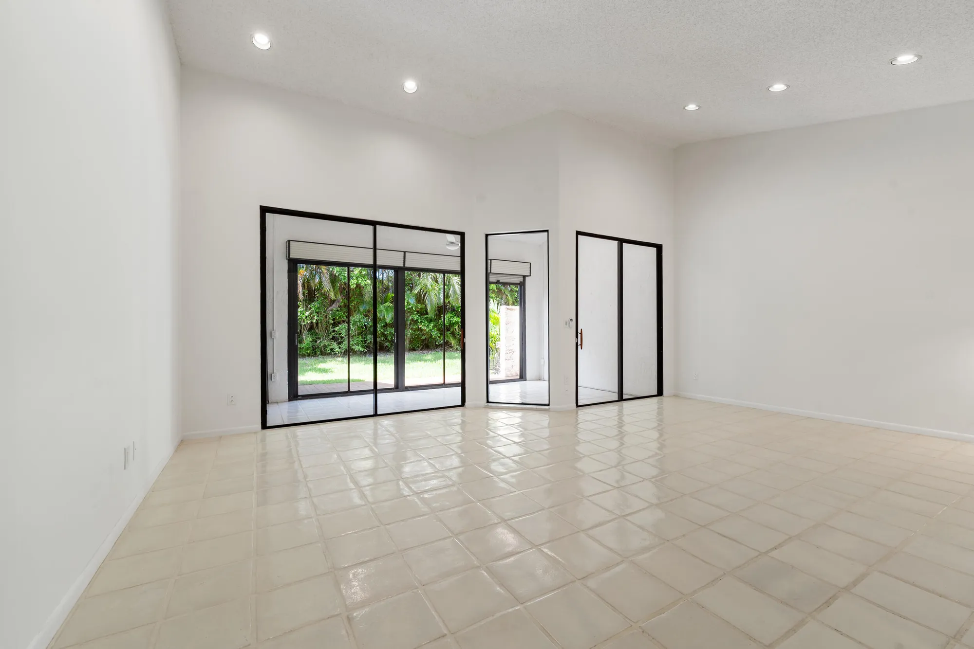 Property Slideshow image 6 of 44 | 7219 le chalet blvd, Boynton Beach, FL, 33472