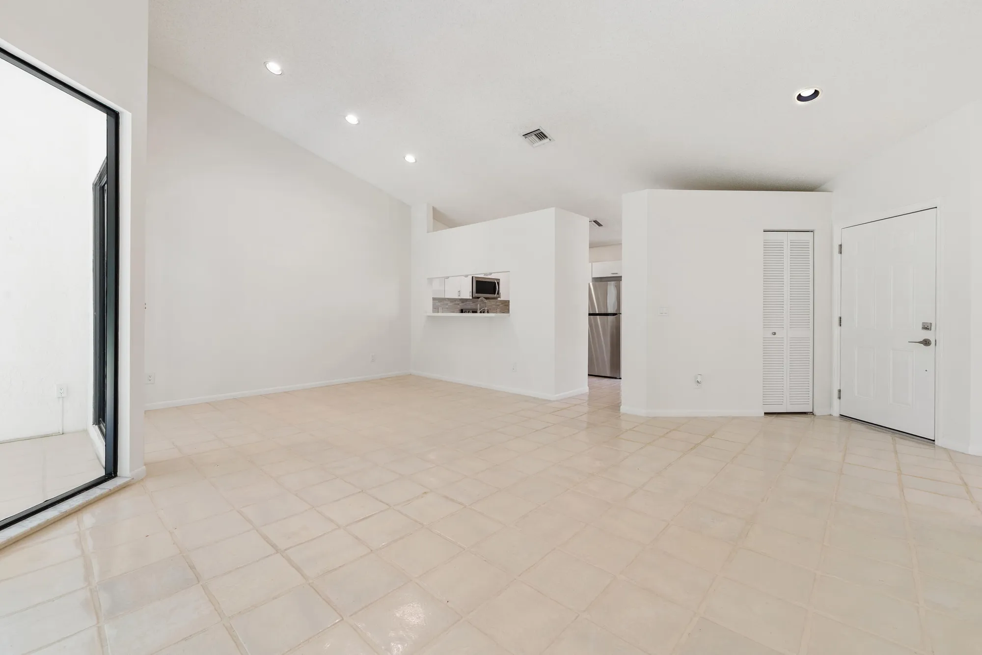 Property Slideshow image 4 of 44 | 7219 le chalet blvd, Boynton Beach, FL, 33472