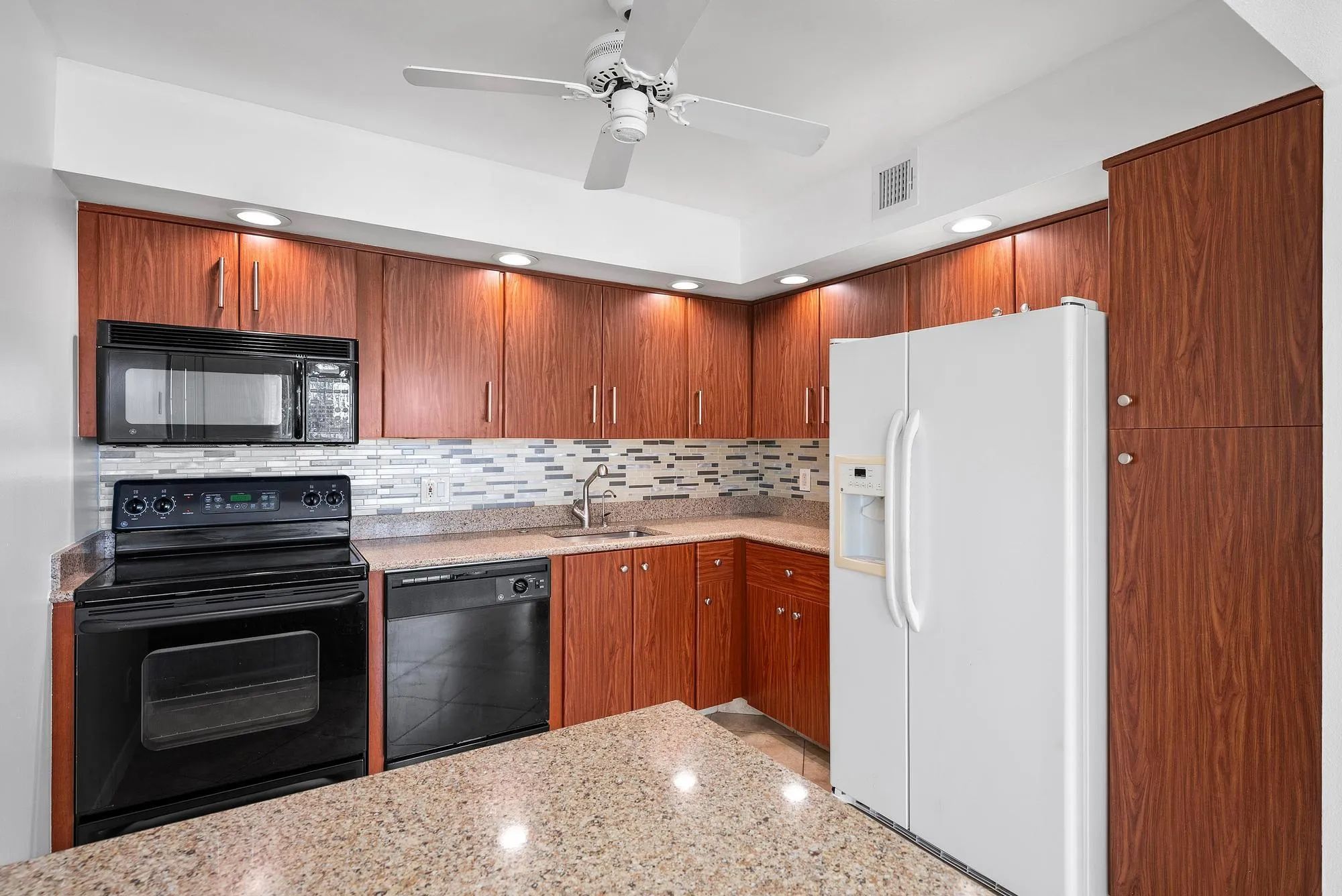 Property Slideshow image 4 of 20 | 306 wellington e unit e, West Palm Beach, FL, 33417