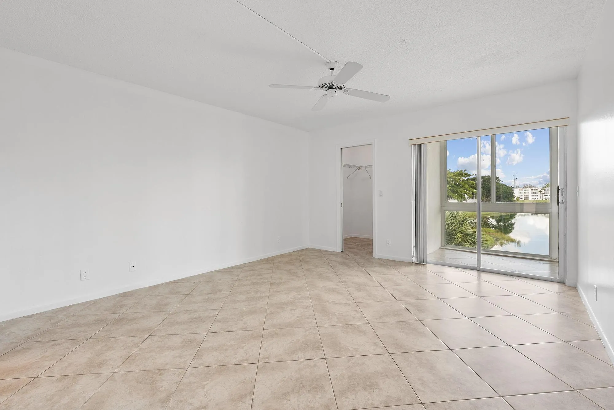 Property Slideshow image 6 of 20 | 306 wellington e unit e, West Palm Beach, FL, 33417