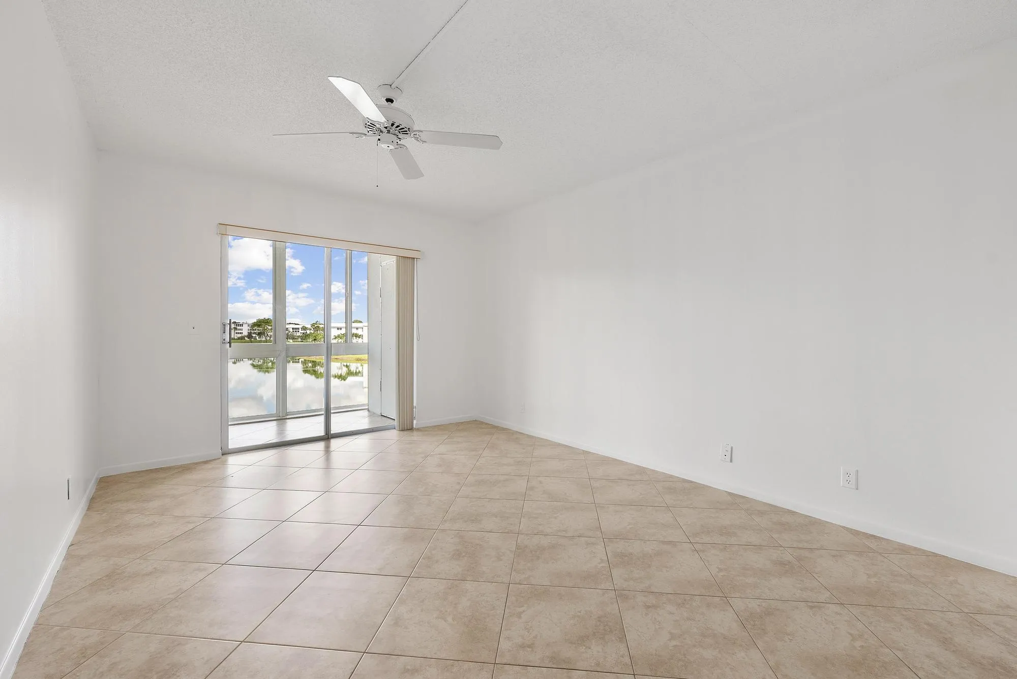 Property Slideshow image 9 of 20 | 306 wellington e unit e, West Palm Beach, FL, 33417