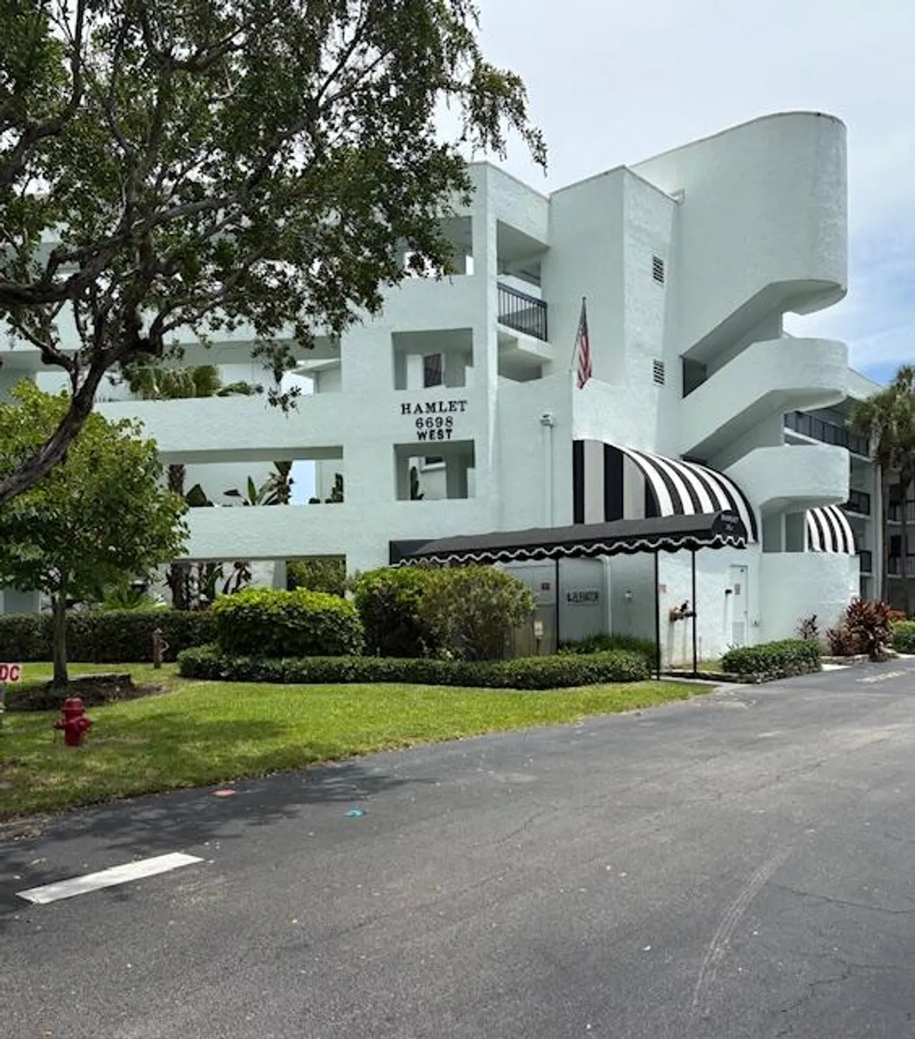 Property Slideshow image 14 of 14 | 6698 10th ave 205, Lake Worth, FL, 33467