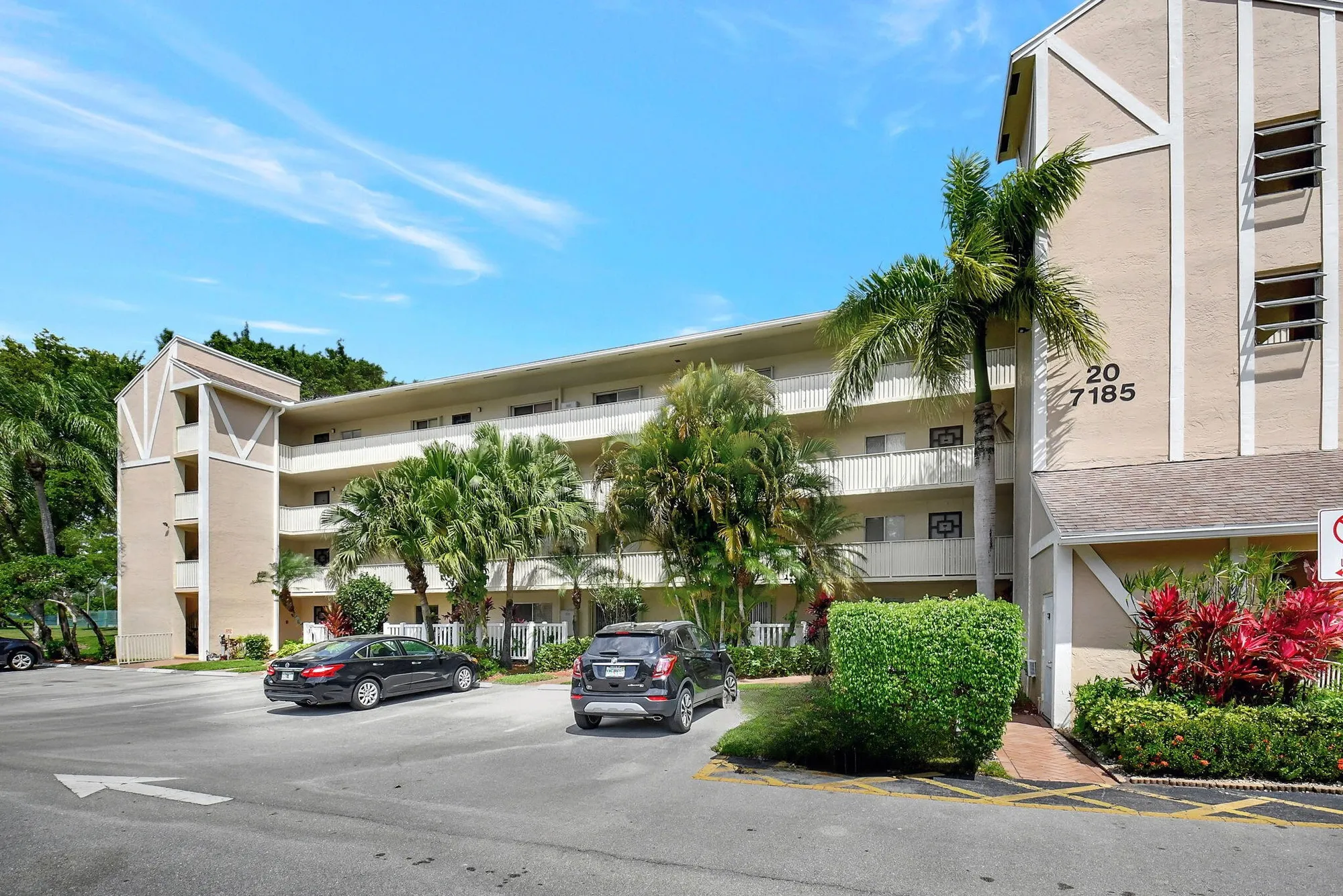 Property Slideshow image 1 of 22 | 7185 huntington ln apt 301, Delray Beach, FL, 33446
