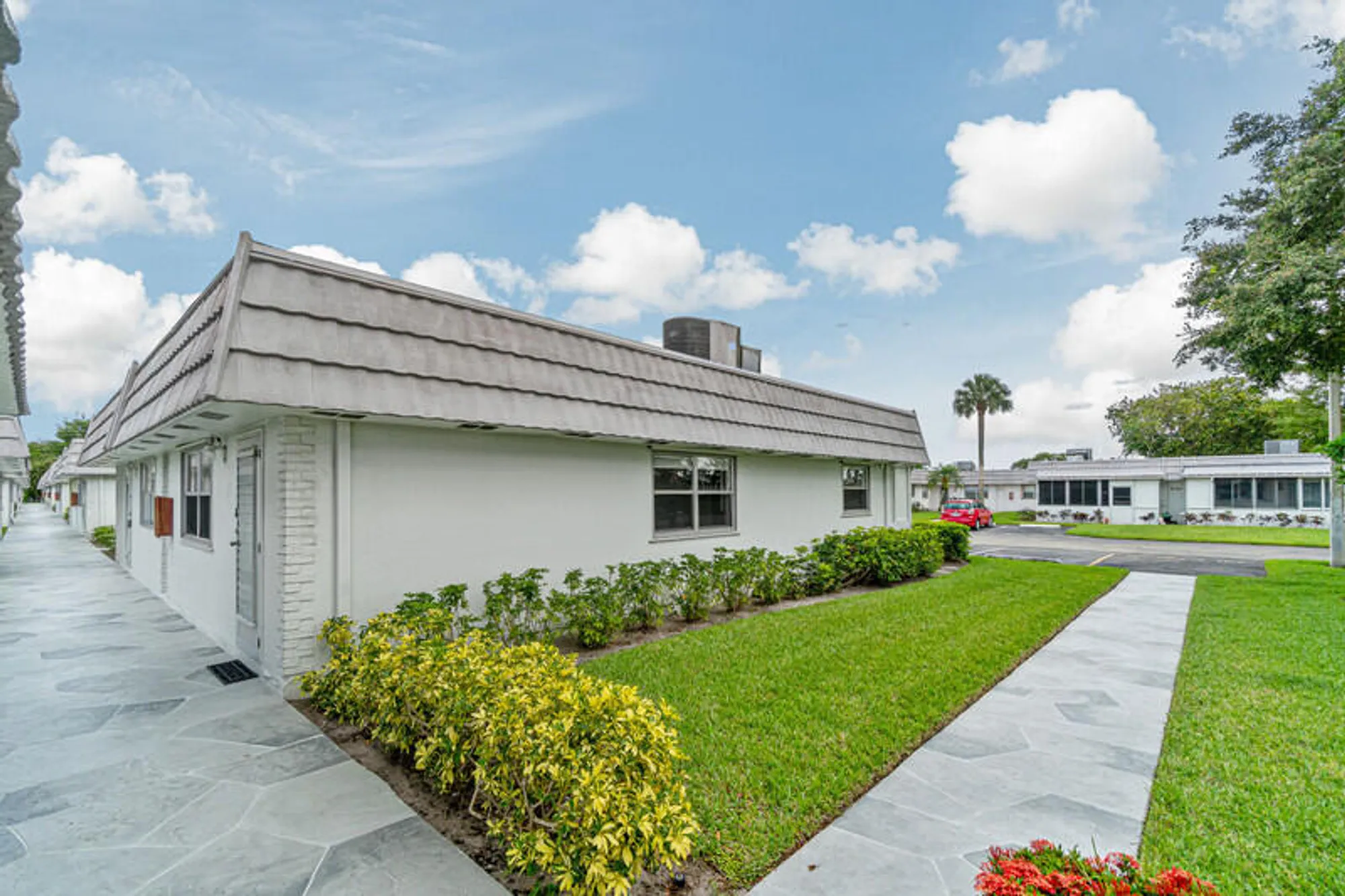 Property Slideshow image 3 of 18 | 70 valencia c, Delray Beach, FL, 33446
