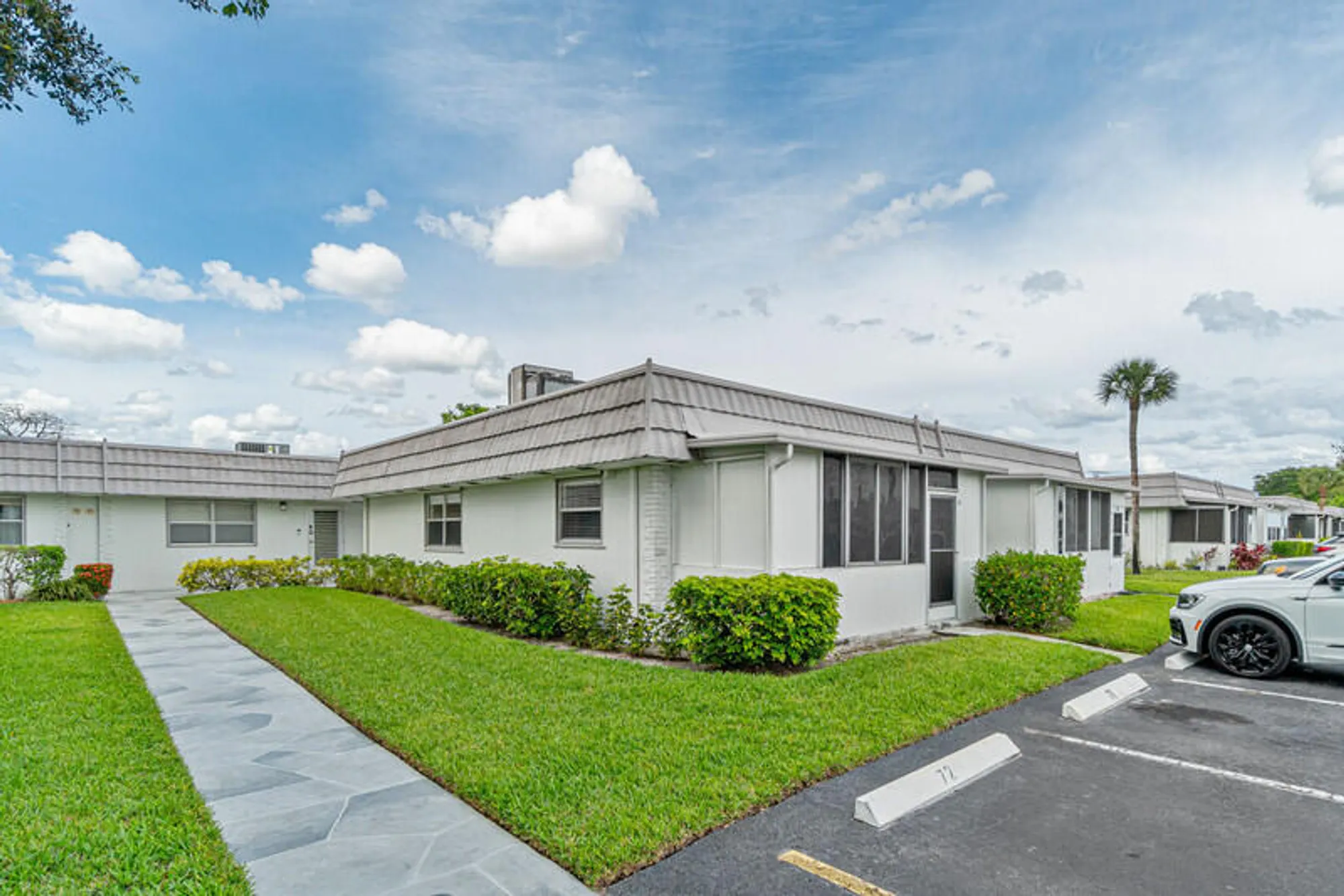 Property Slideshow image 2 of 18 | 70 valencia c, Delray Beach, FL, 33446