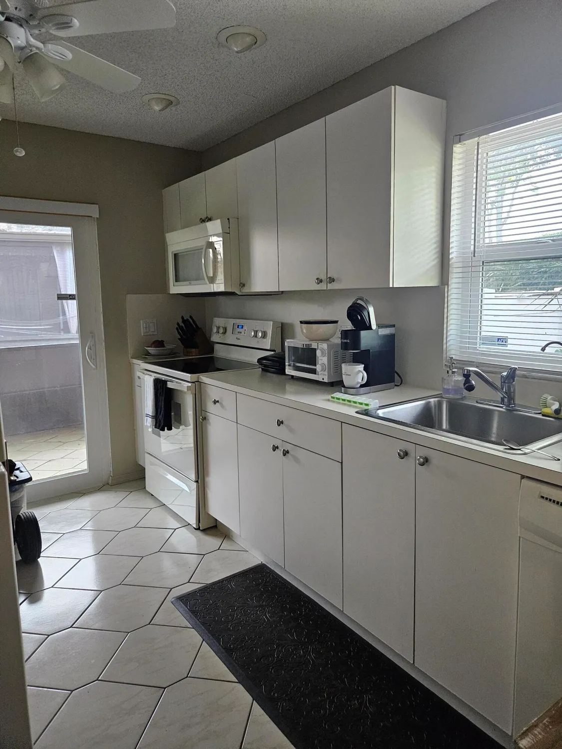 Property Slideshow image 7 of 13 | 8977 echo ln d, Boca Raton, FL, 33496