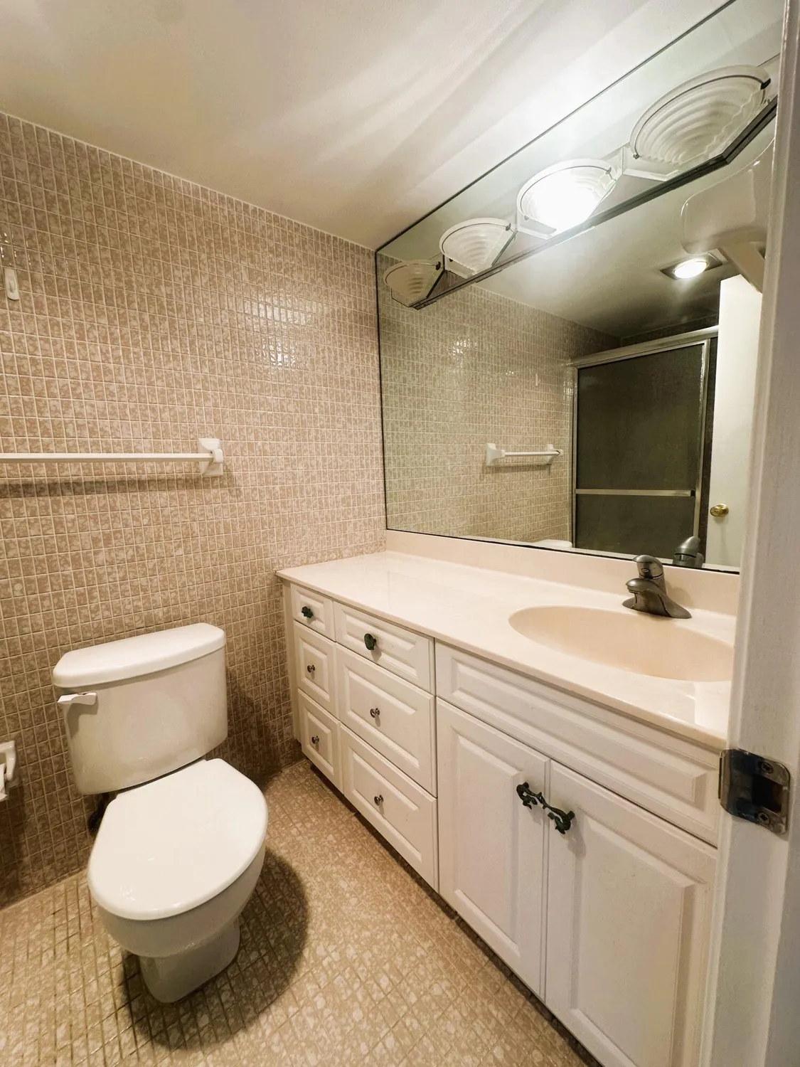Property Slideshow image 19 of 47 | 3 colonial club dr apt 102, Boynton Beach, FL, 33435