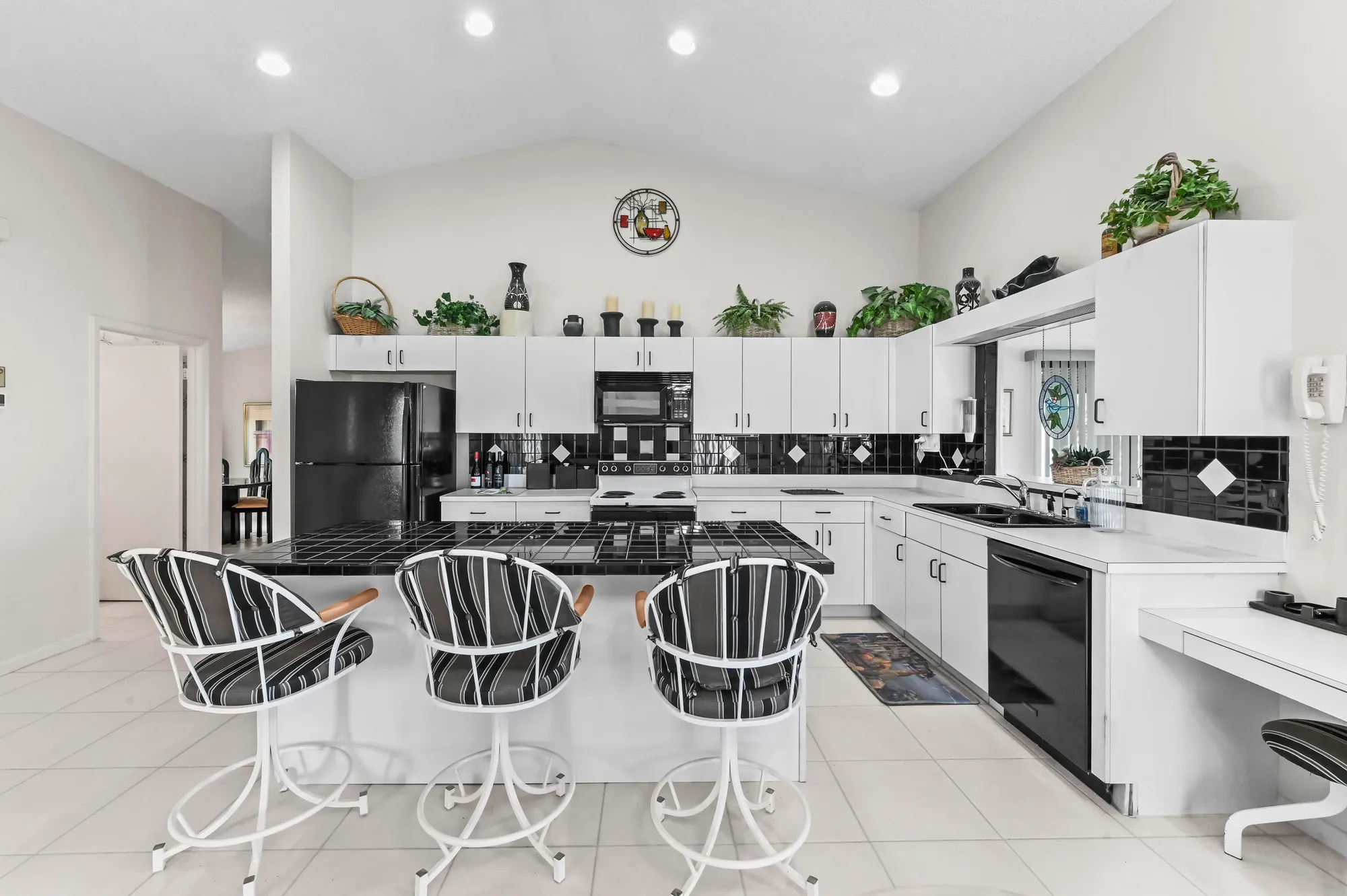 Property Slideshow image 11 of 45 | 2320 riviera dr, Delray Beach, FL, 33445