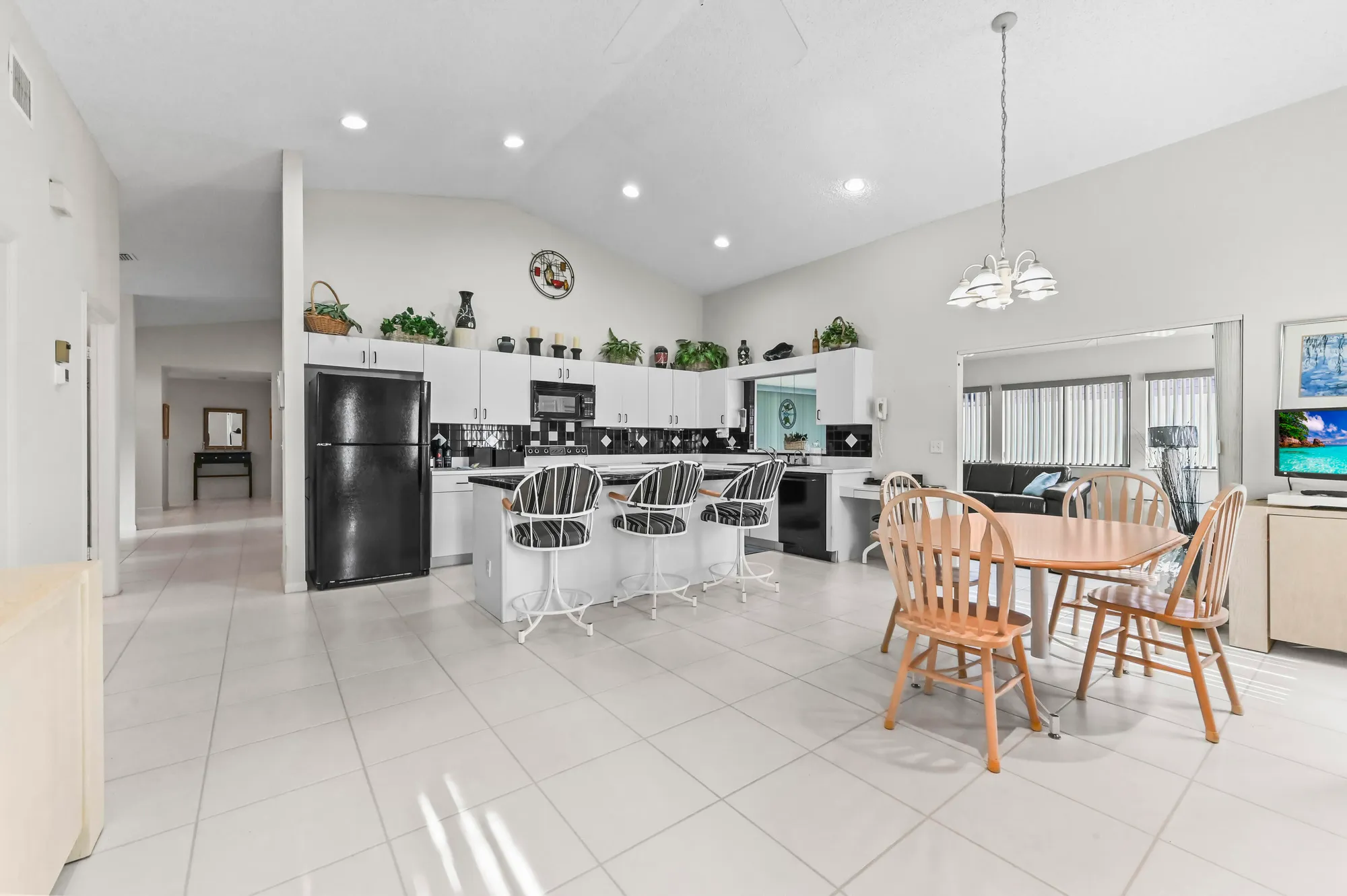 Property Slideshow image 13 of 45 | 2320 riviera dr, Delray Beach, FL, 33445