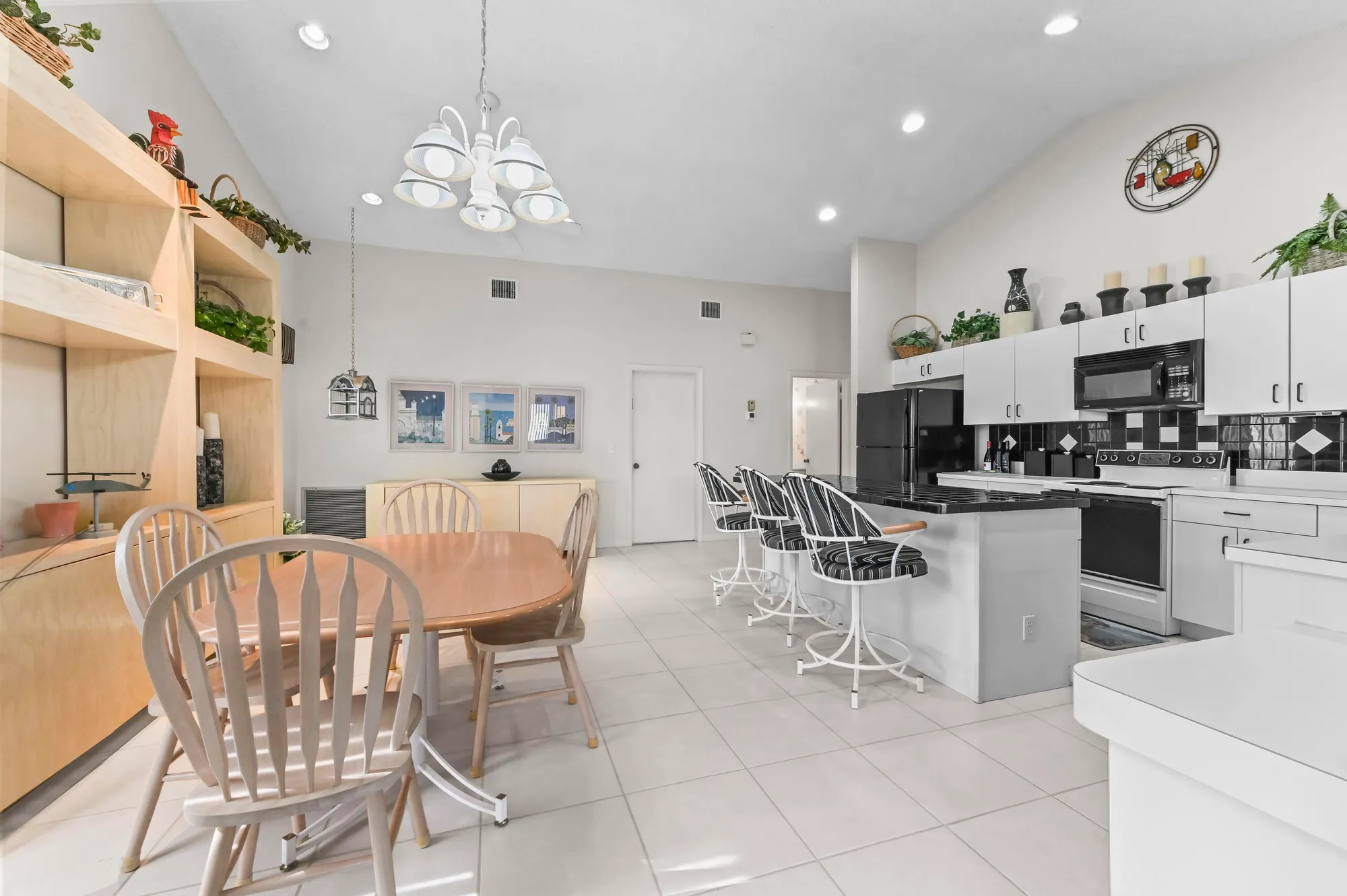 Property Slideshow image 14 of 45 | 2320 riviera dr, Delray Beach, FL, 33445