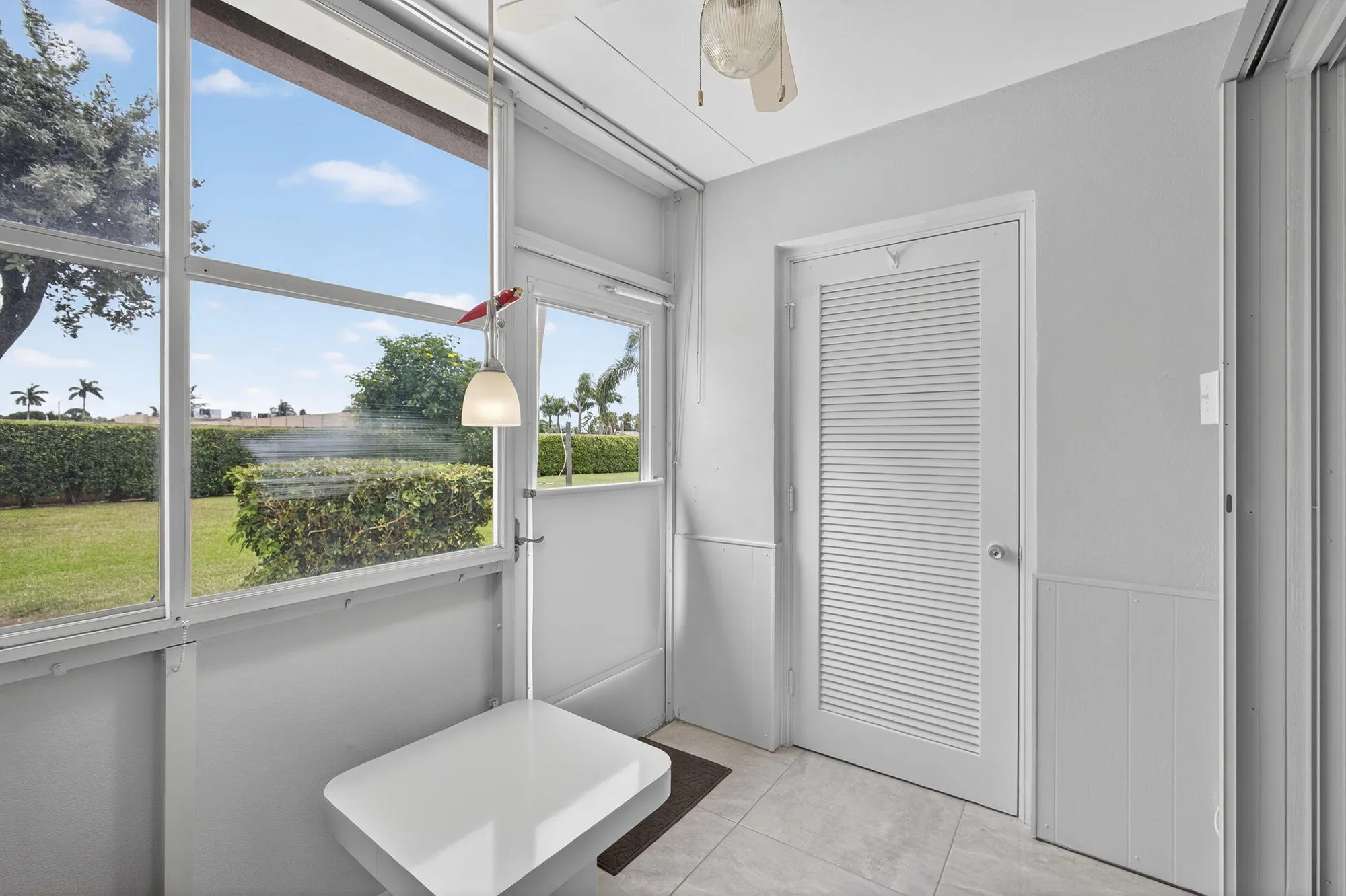 Property Slideshow image 16 of 56 | 2852 crosley c dr c, West Palm Beach, FL, 33415