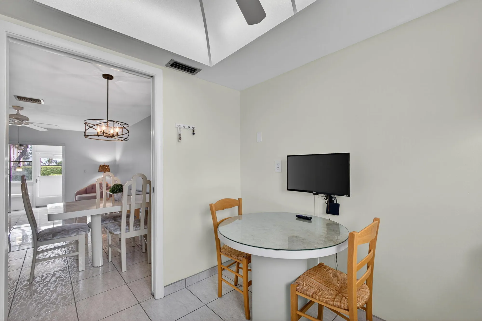 Property Slideshow image 19 of 56 | 2852 crosley c dr c, West Palm Beach, FL, 33415
