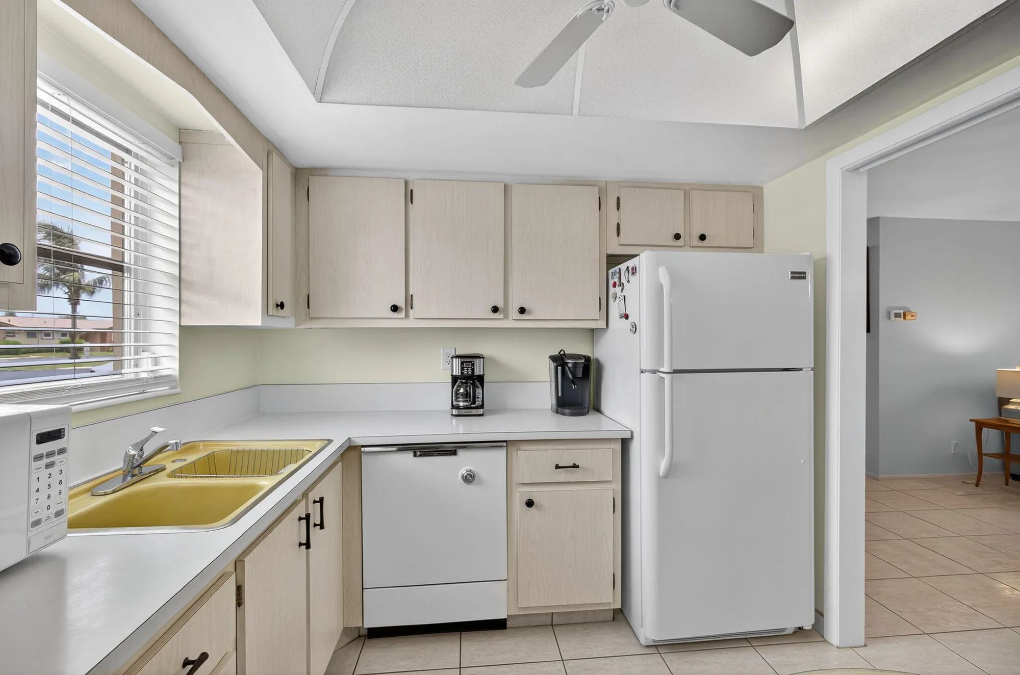 Property Slideshow image 21 of 56 | 2852 crosley c dr c, West Palm Beach, FL, 33415