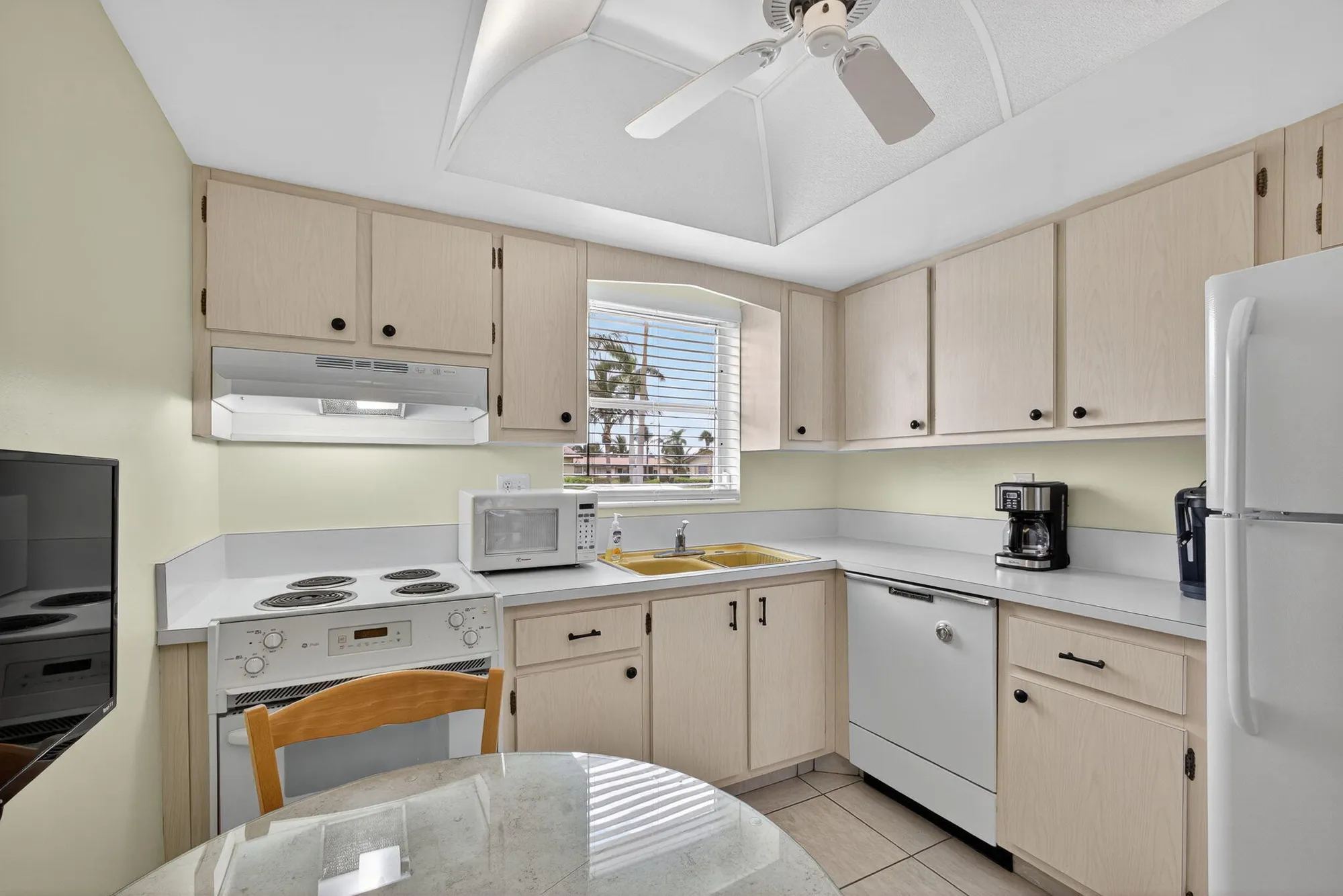 Property Slideshow image 20 of 56 | 2852 crosley c dr c, West Palm Beach, FL, 33415