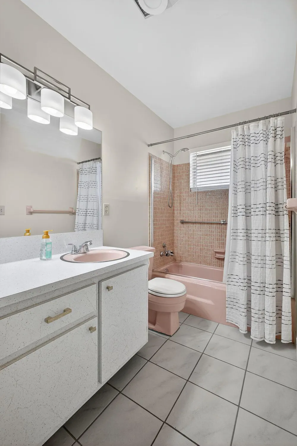 Property Slideshow image 26 of 56 | 2852 crosley c dr c, West Palm Beach, FL, 33415