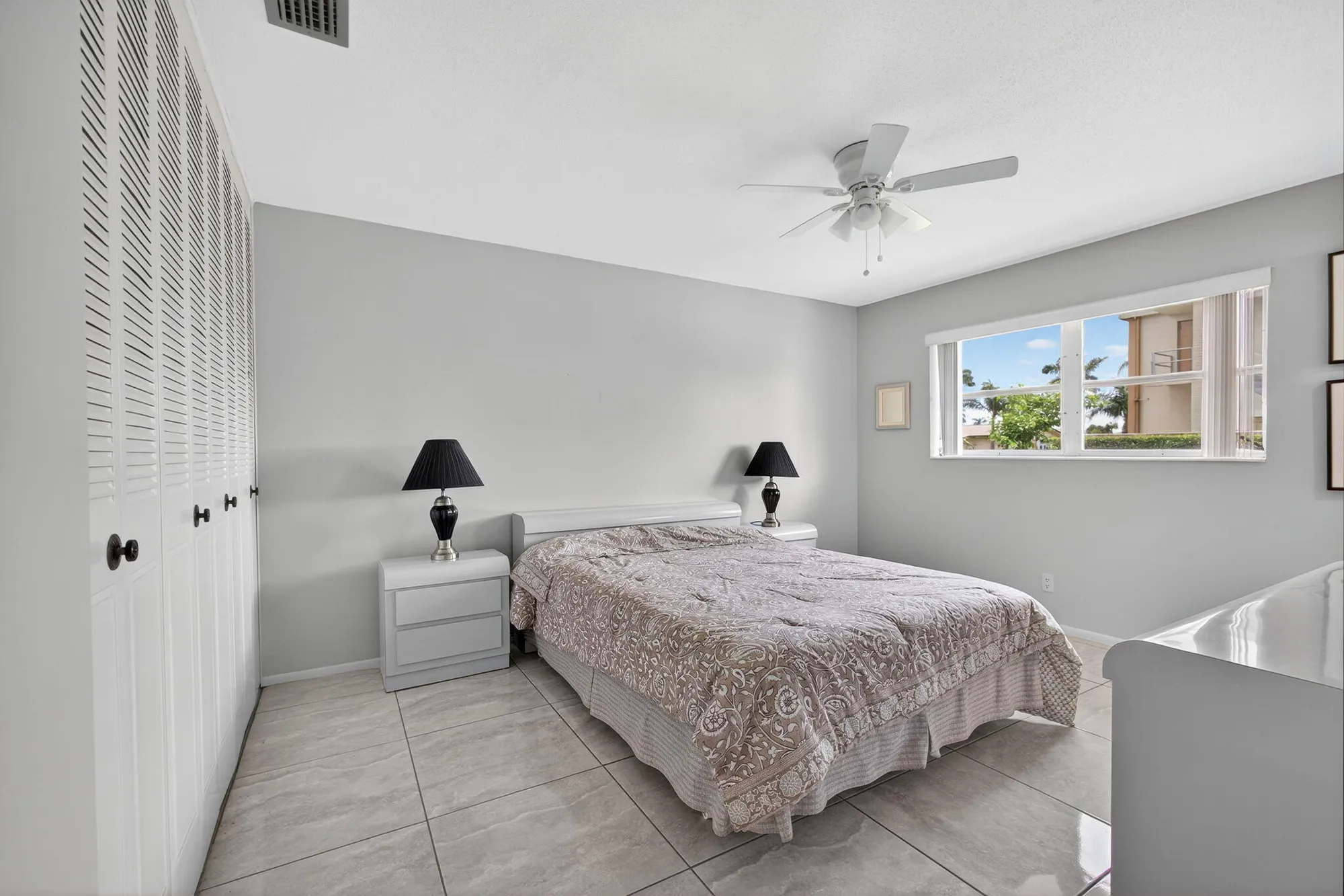 Property Slideshow image 28 of 56 | 2852 crosley c dr c, West Palm Beach, FL, 33415