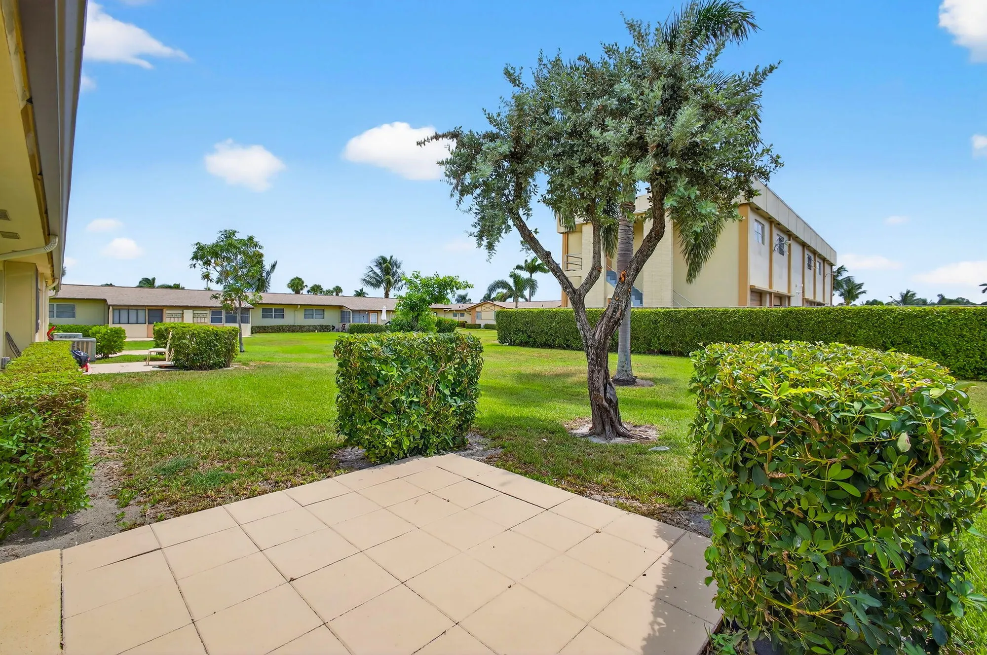 Property Slideshow image 40 of 56 | 2852 crosley c dr c, West Palm Beach, FL, 33415