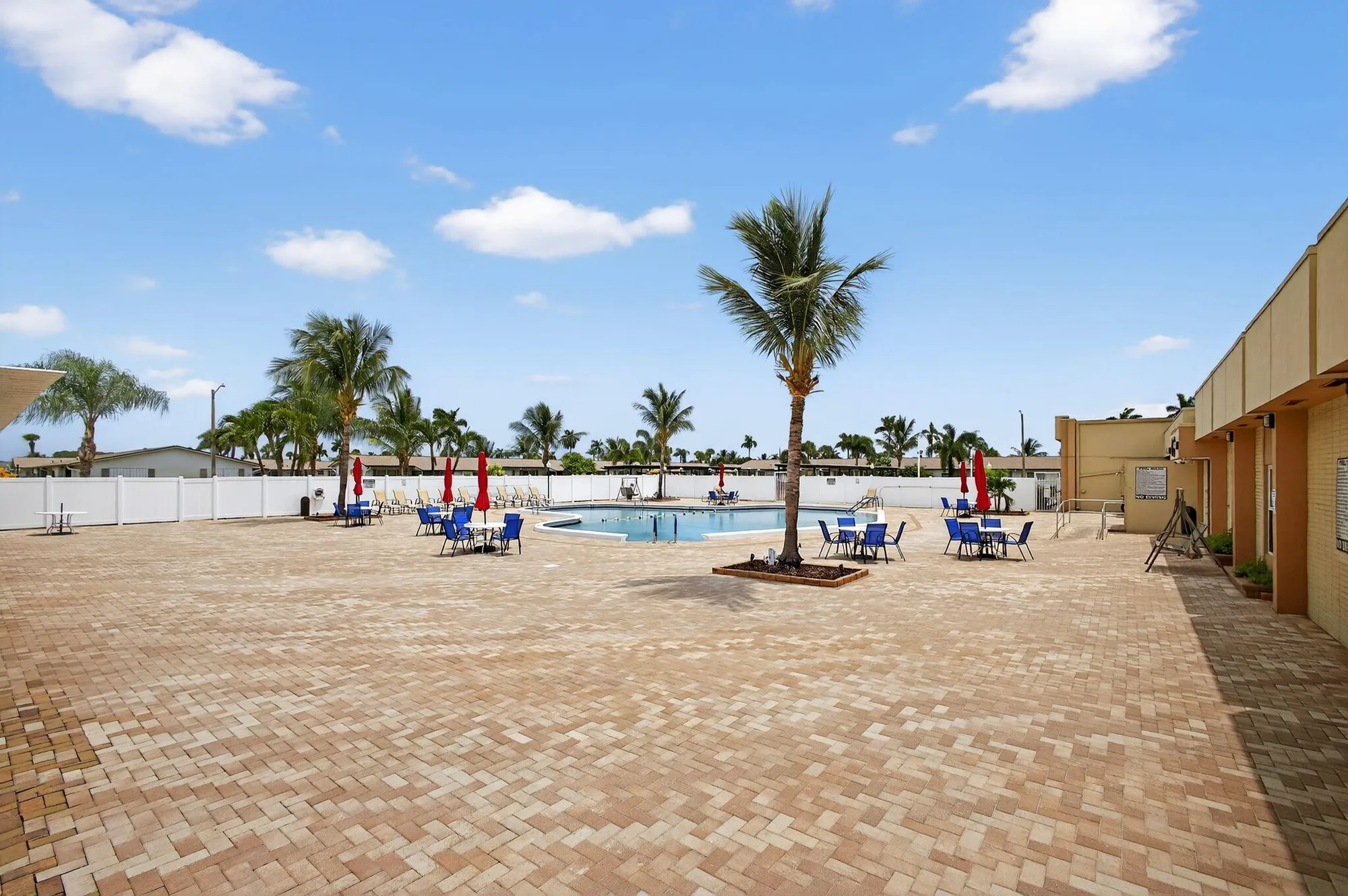 Property Slideshow image 41 of 56 | 2852 crosley c dr c, West Palm Beach, FL, 33415